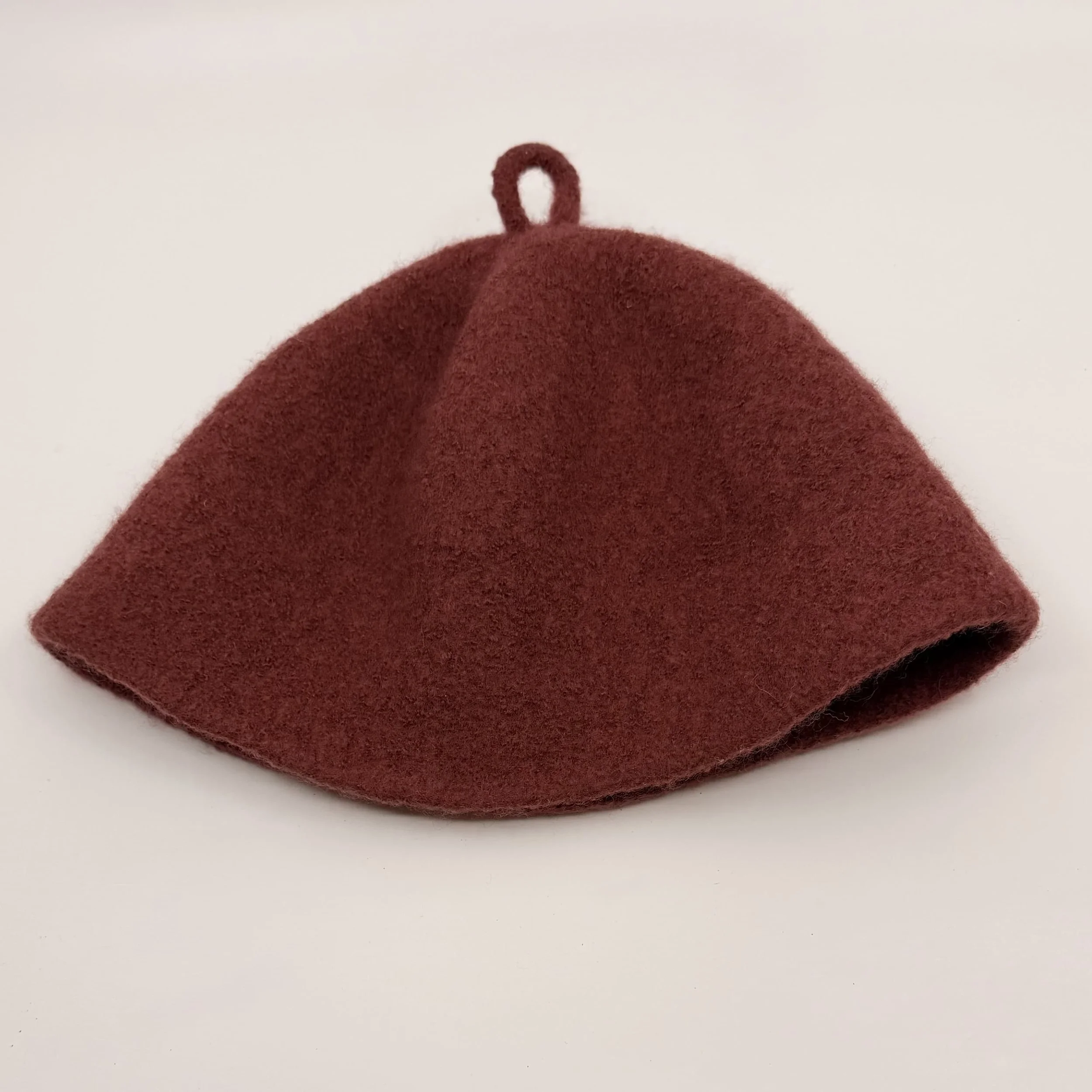bondon-sauna-hat-wool-cashmere-spice-brick-flat-lay.jpg
