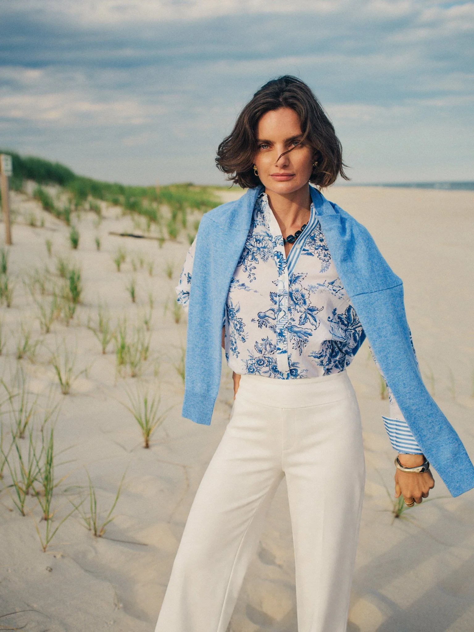 Aug26_LoisShirtWhiteBlue_AndersonJeanWhite_2927.jpg