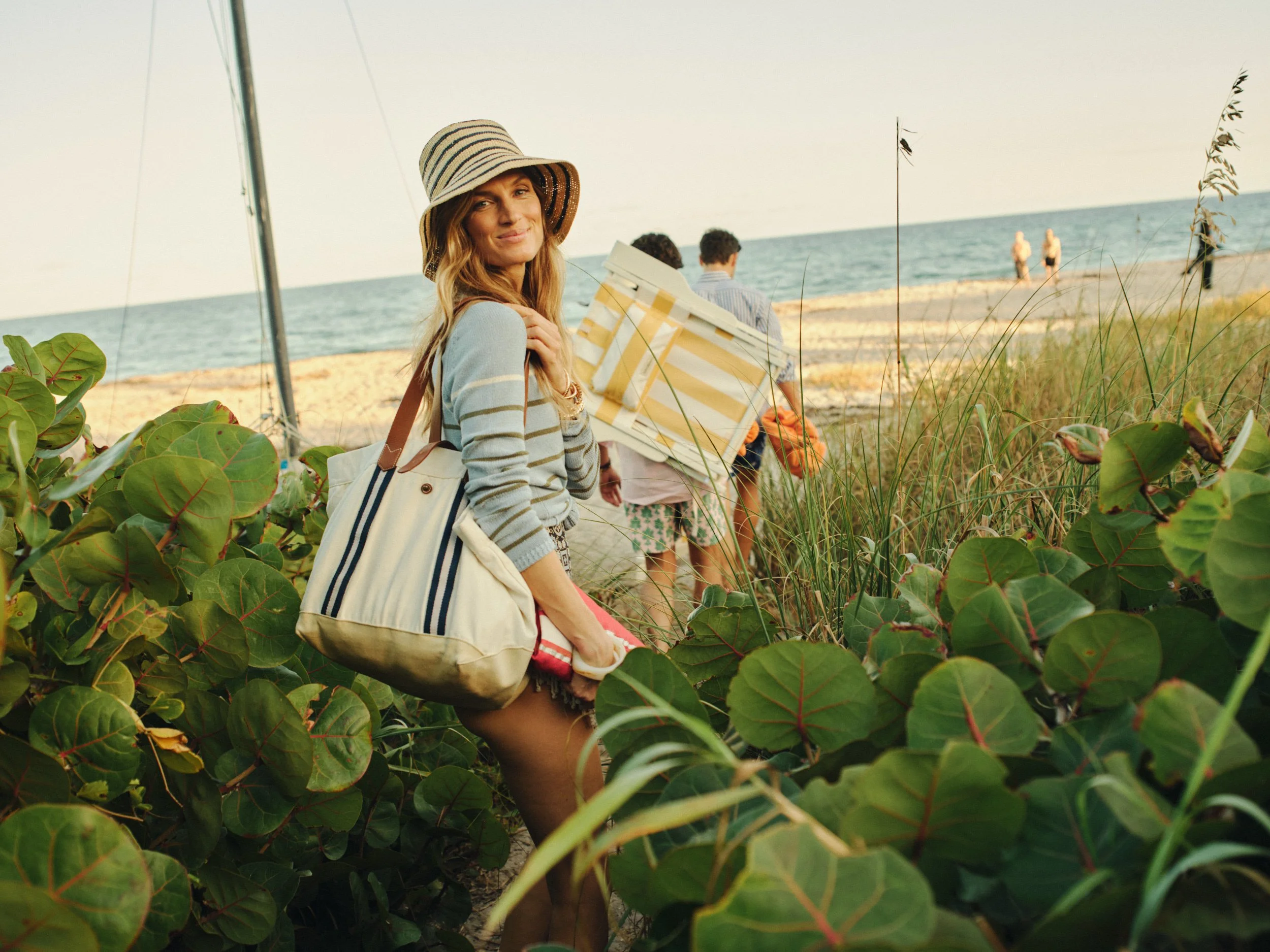 Beach_Shoot_2295 1.jpg