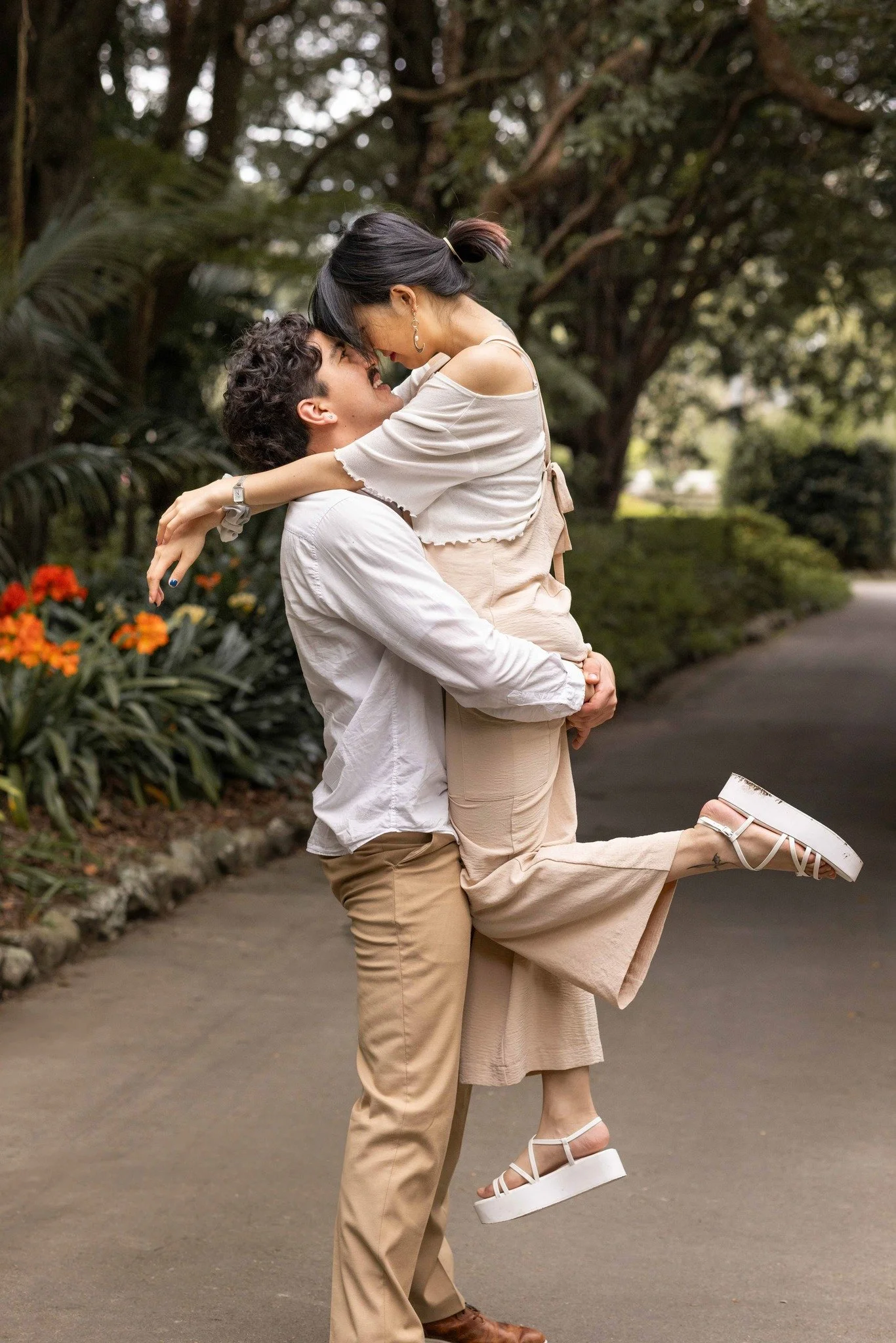 Shirley &amp; Rob knew how to bring the party to their session! 🎉 I absolutely loved how they stayed true to themselves in front of the camera. Gaining trust and making my couples feel comfortable is my top priority, because that&rsquo;s when the ma