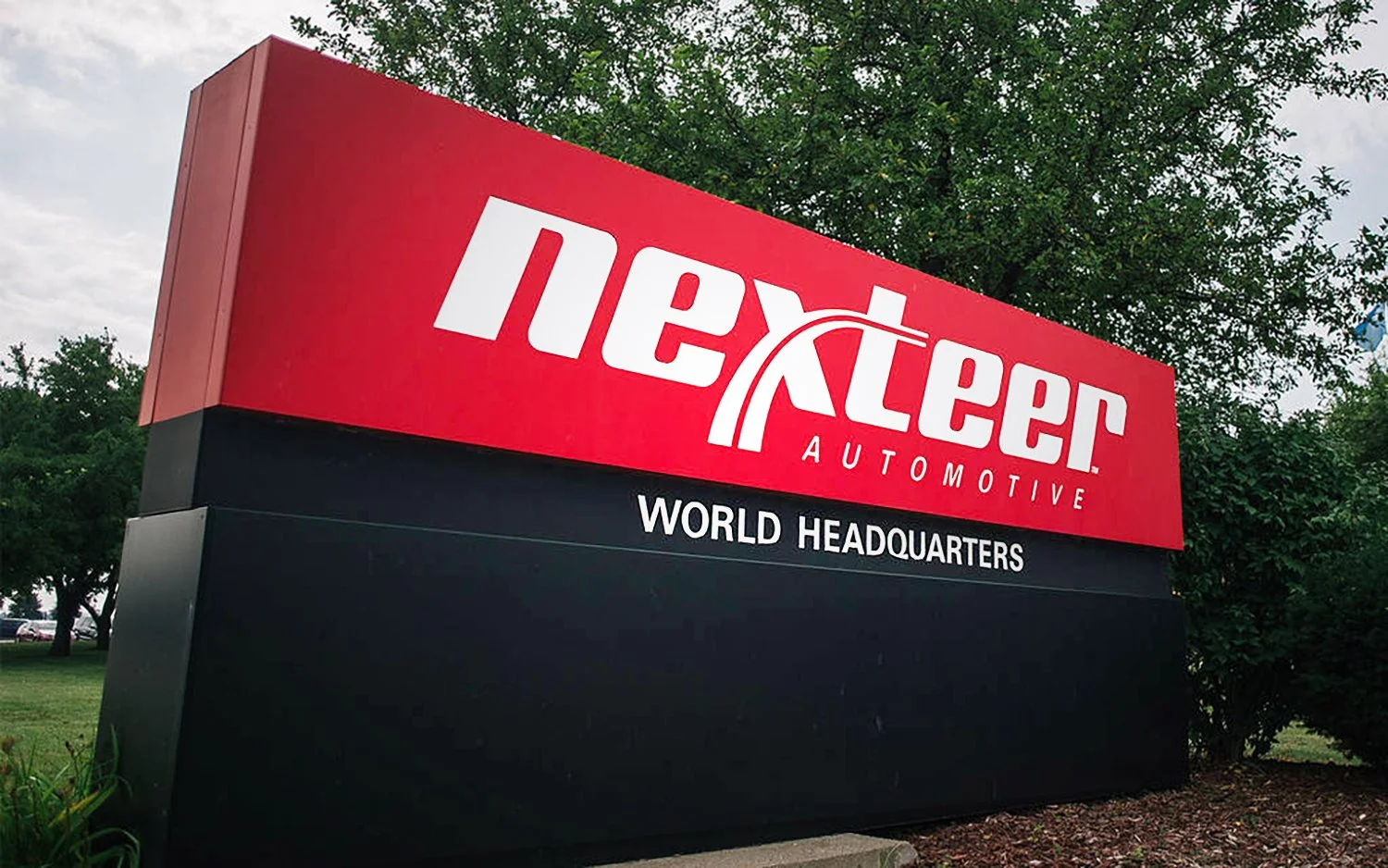 Nexteer logo sign