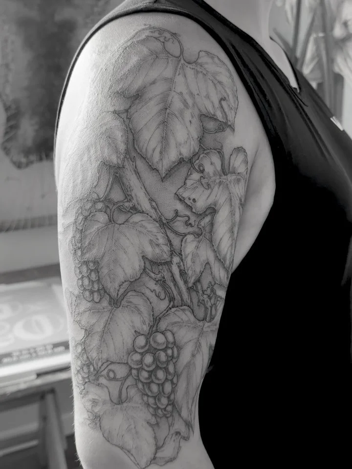 The first session of a very fun project for a winemaker! Swipe through to see the very refined stencil he allowed me to work off of.