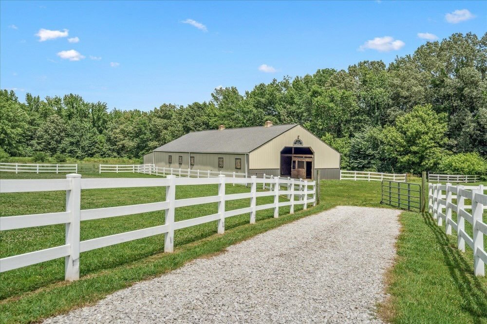 Our new chapter has begun!  The Friends of the Wildlife Discovery Center has purchased a 25-acre farm in the Memphis area!  Welcome to the Wildlife Heritage Farm!  To say we are blessed is an understatement.  This private facility will be opening so 