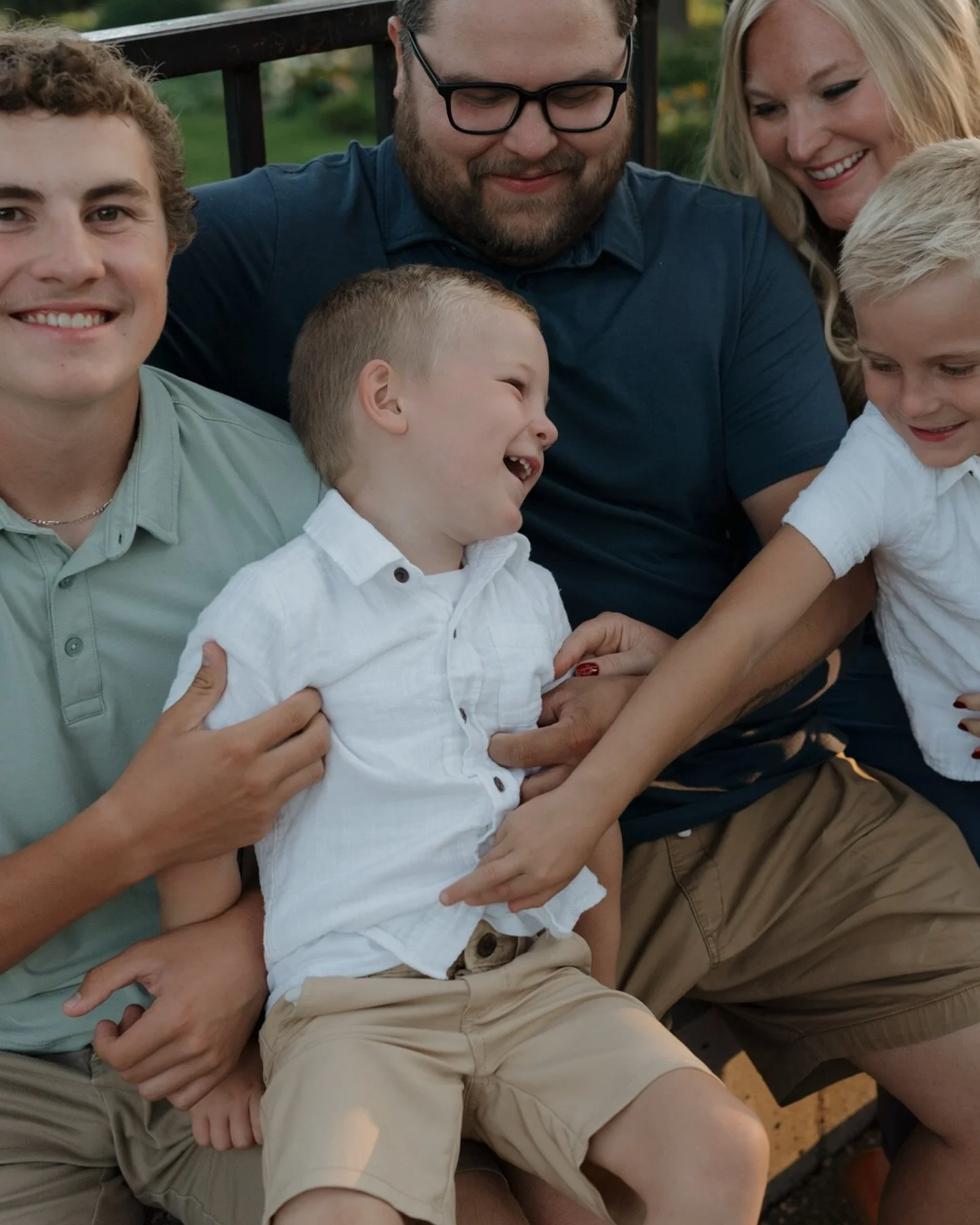 Because standing still is overrated 🤍 There&rsquo;s nothing better than capturing the fun as it happens!

#grandforksphotographer #grandforksfamilyphotographer #northdakotaphotographer