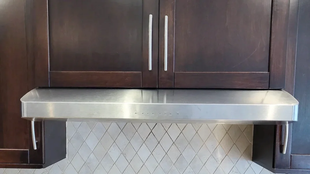 Hood fan installation in Ottawa