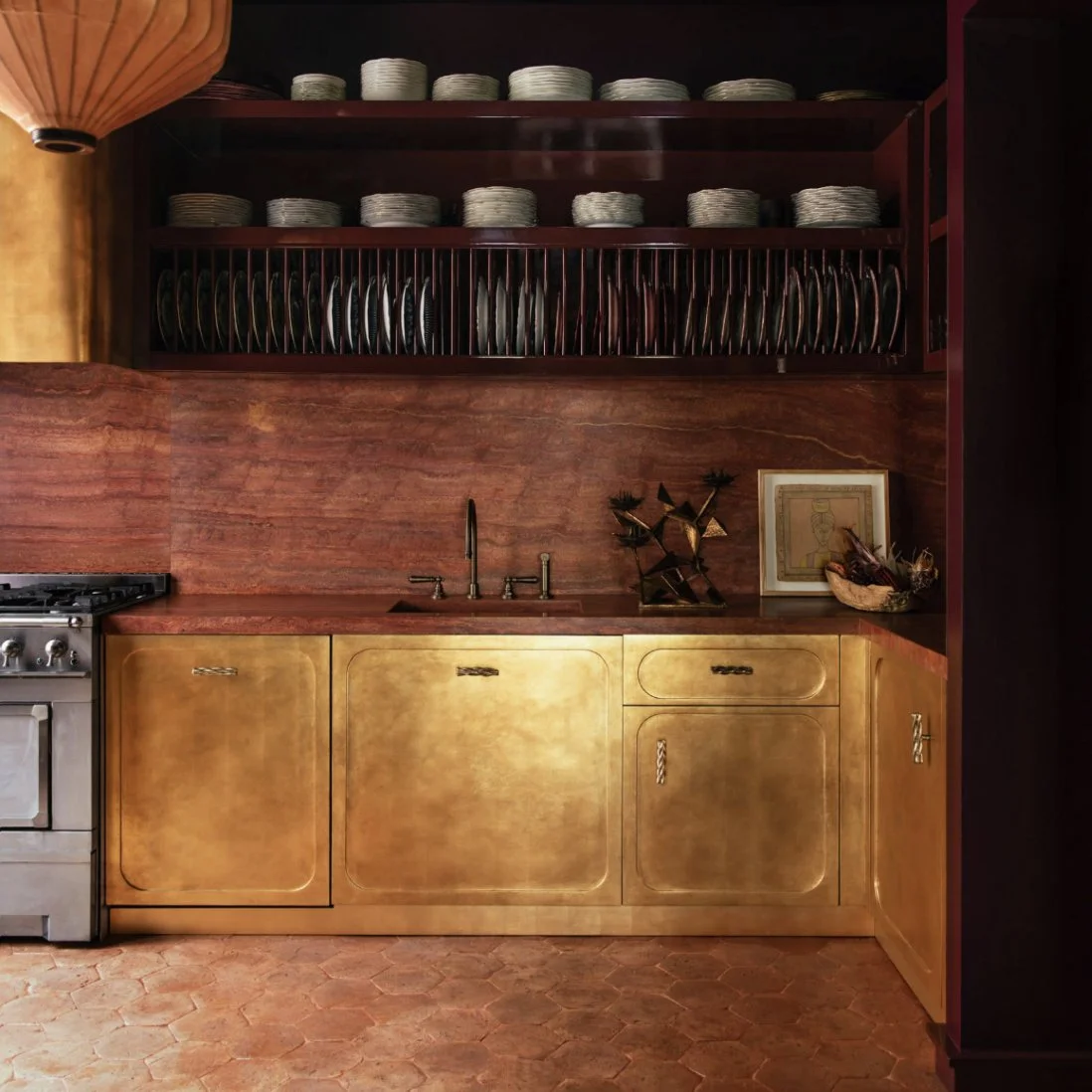 CUISINE DORÉE ET PLAFOND BRONZE