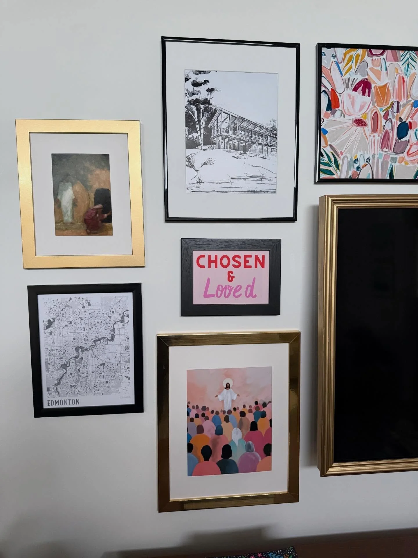 He is Risen! ☀️❤️ I made this gallery wall with the intent to showcase my beliefs and, places and things I love. Everything I have in this life is possible because of Jesus. ❤️

#jesusisking #jesusisrisen✝️ #eastersunday❤️ #christianart