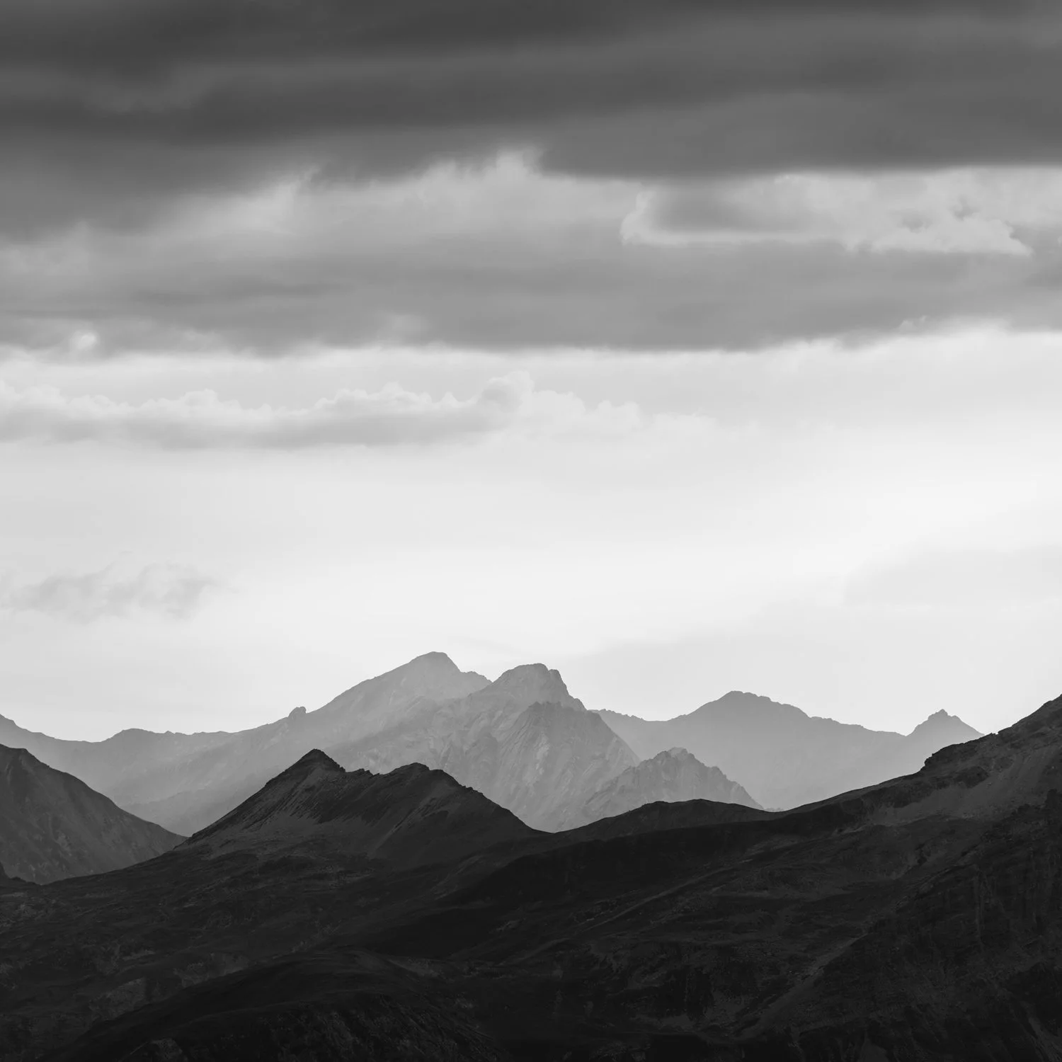 Alpine Silence Monochrom