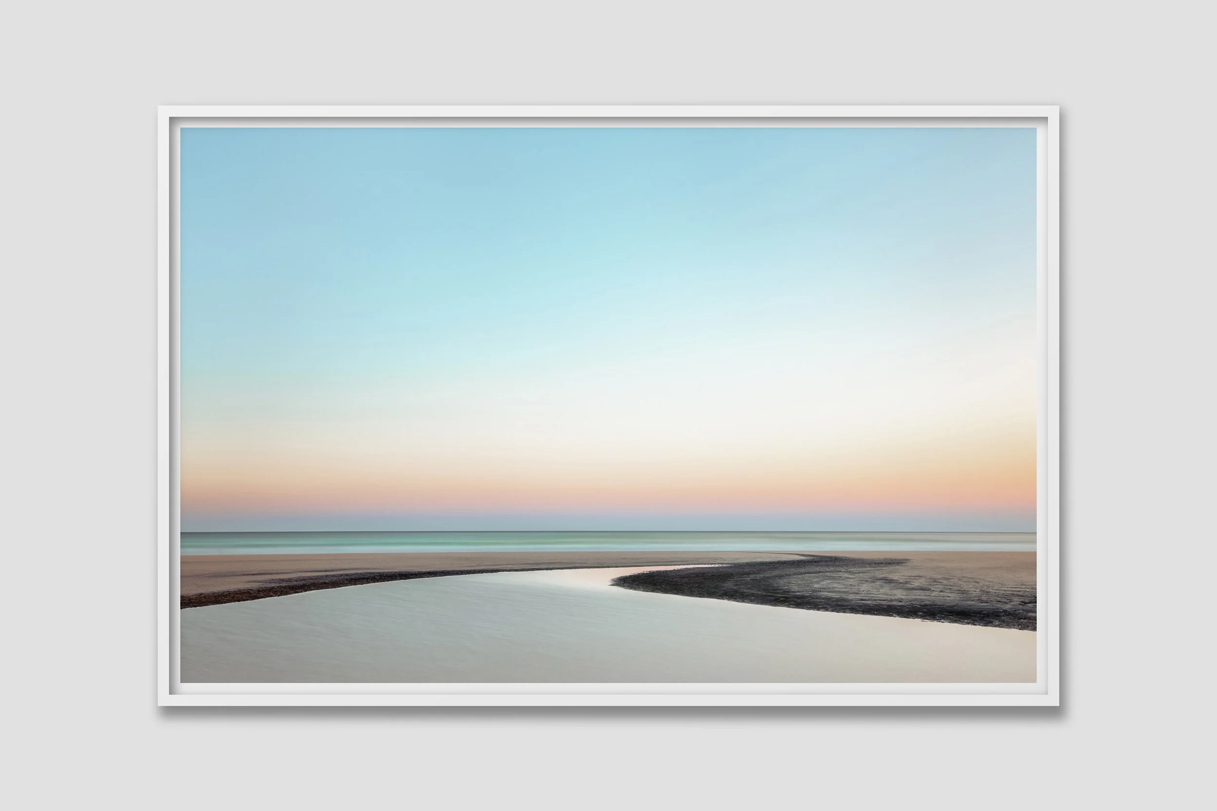SEA 04 - white frame