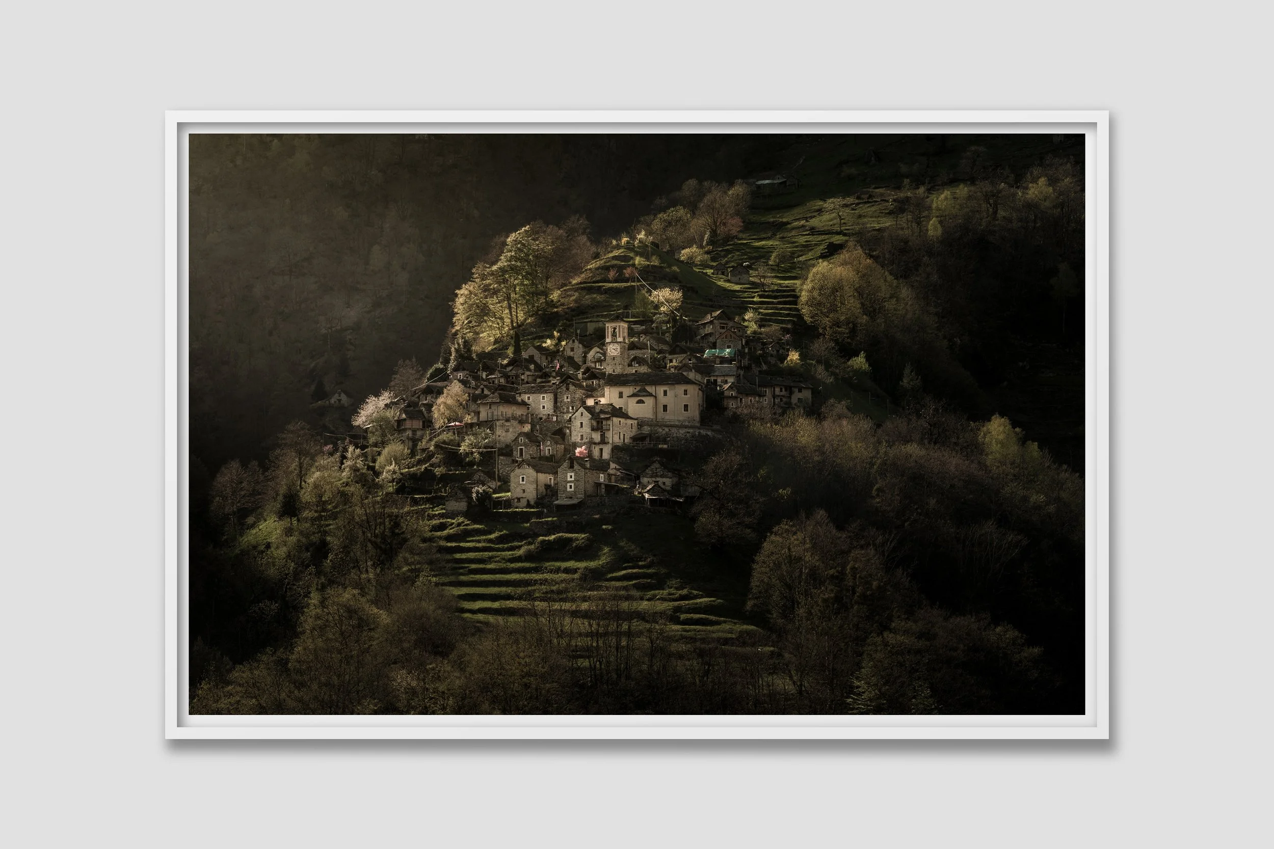 LAND 16 - white frame
