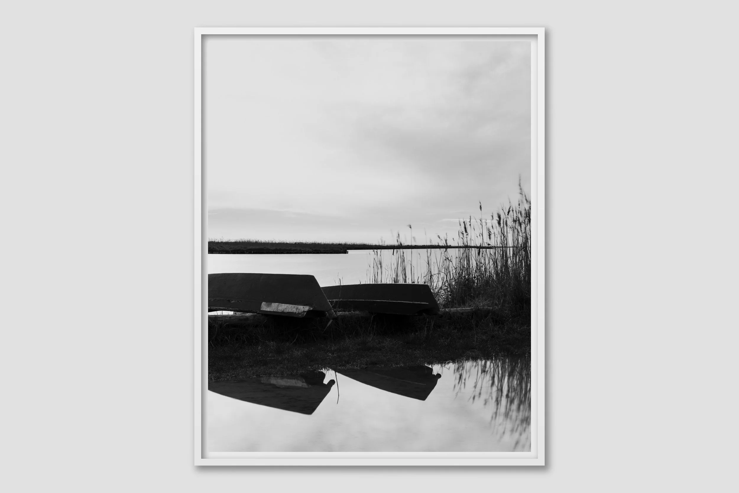 LAGOON MONO 02 - white frame