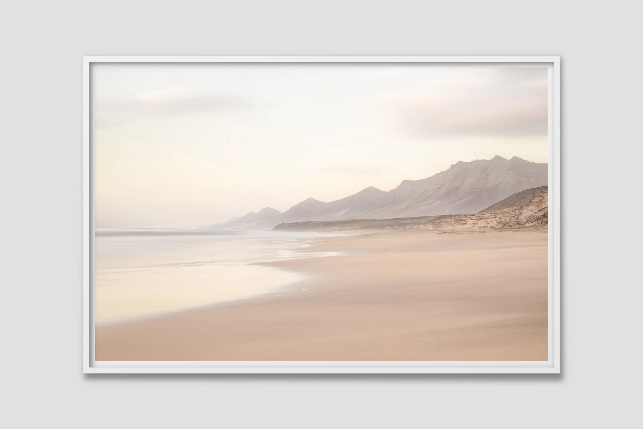 SEA 07 - white frame