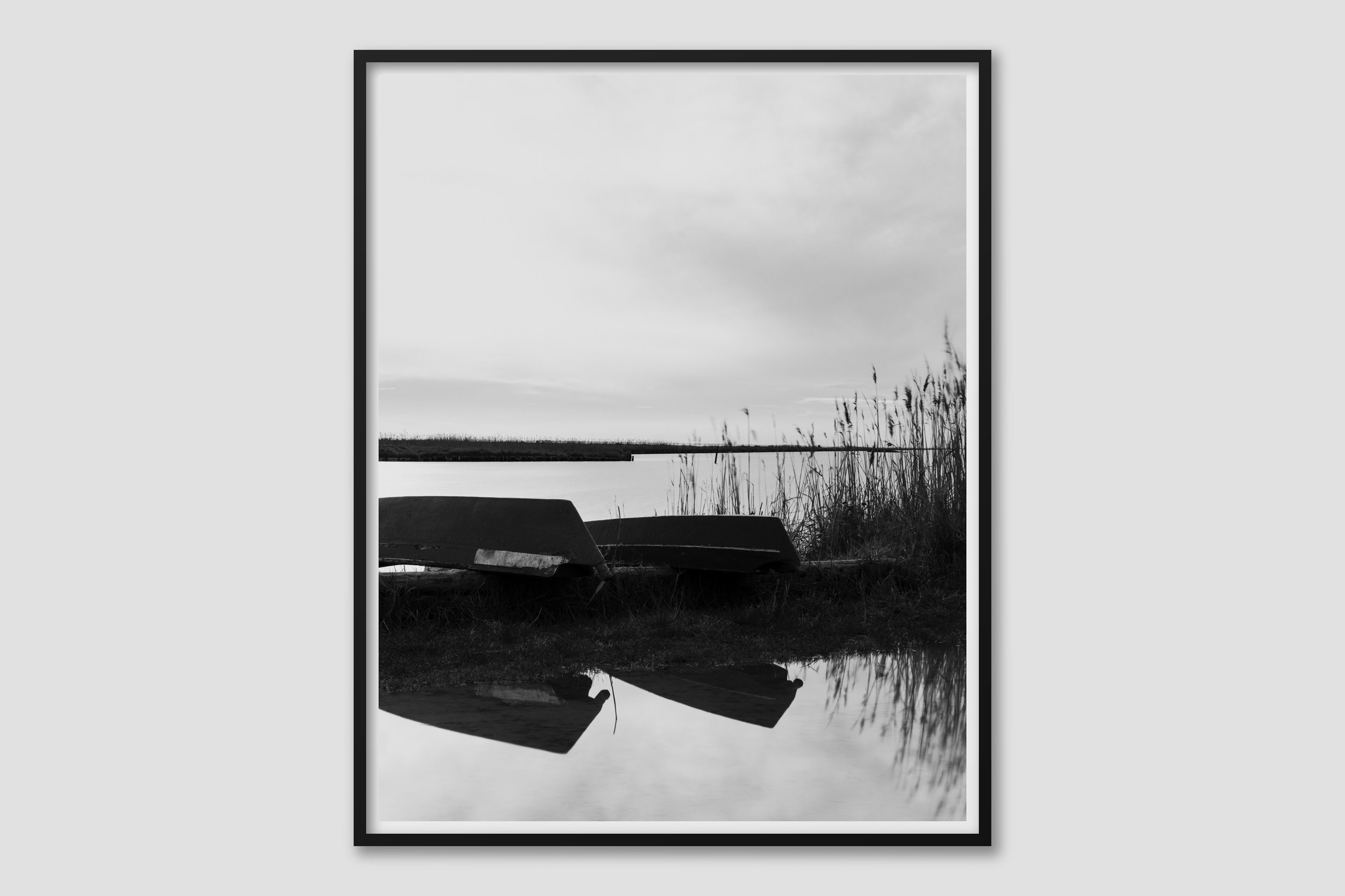 LAGOON MONO 02 - black frame