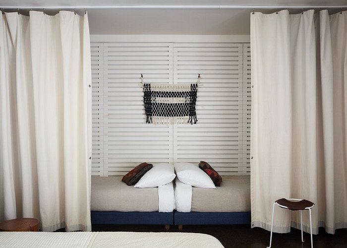 king-lounge-twin-1.jpg