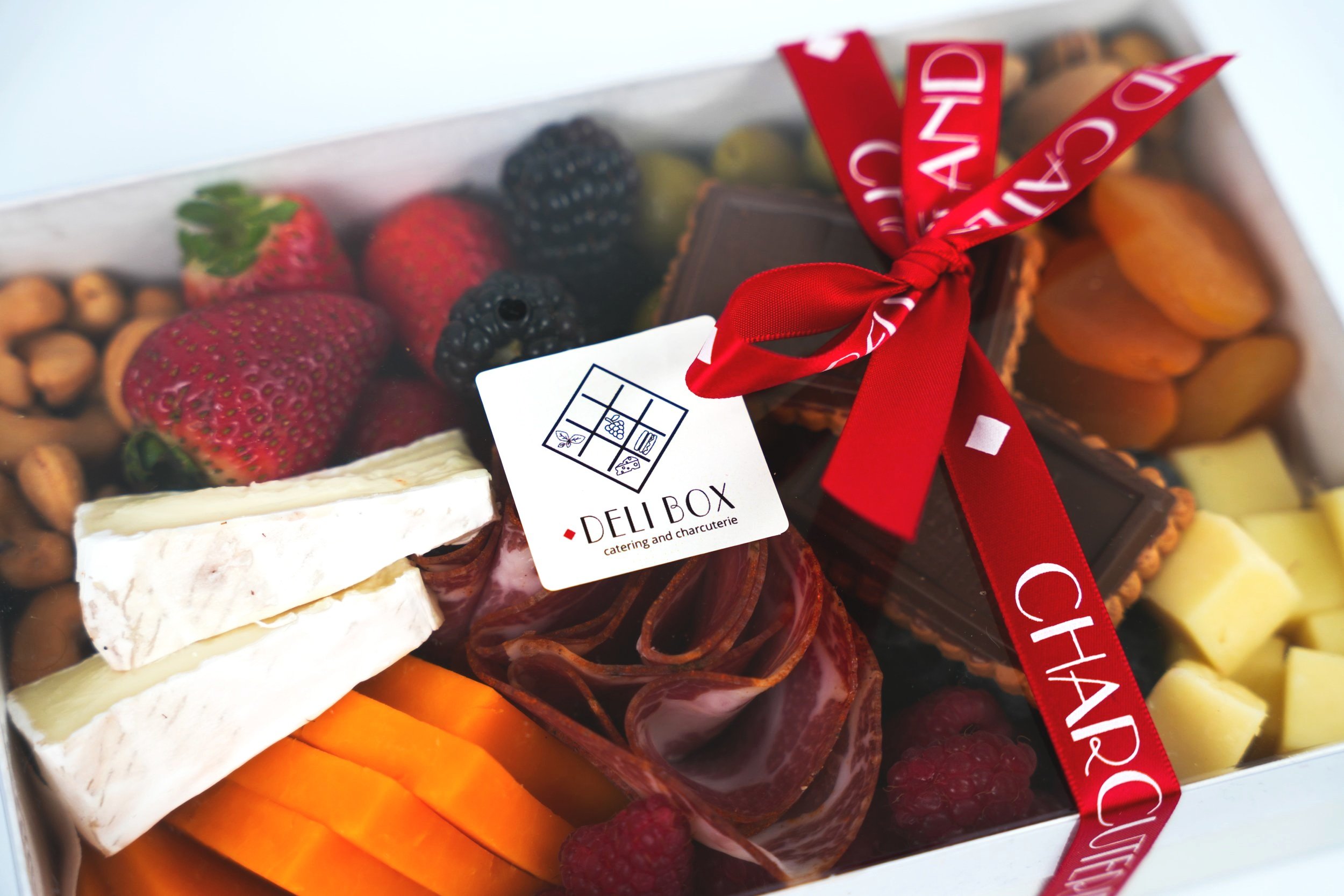 Charcuterie box S (serves 2-4)