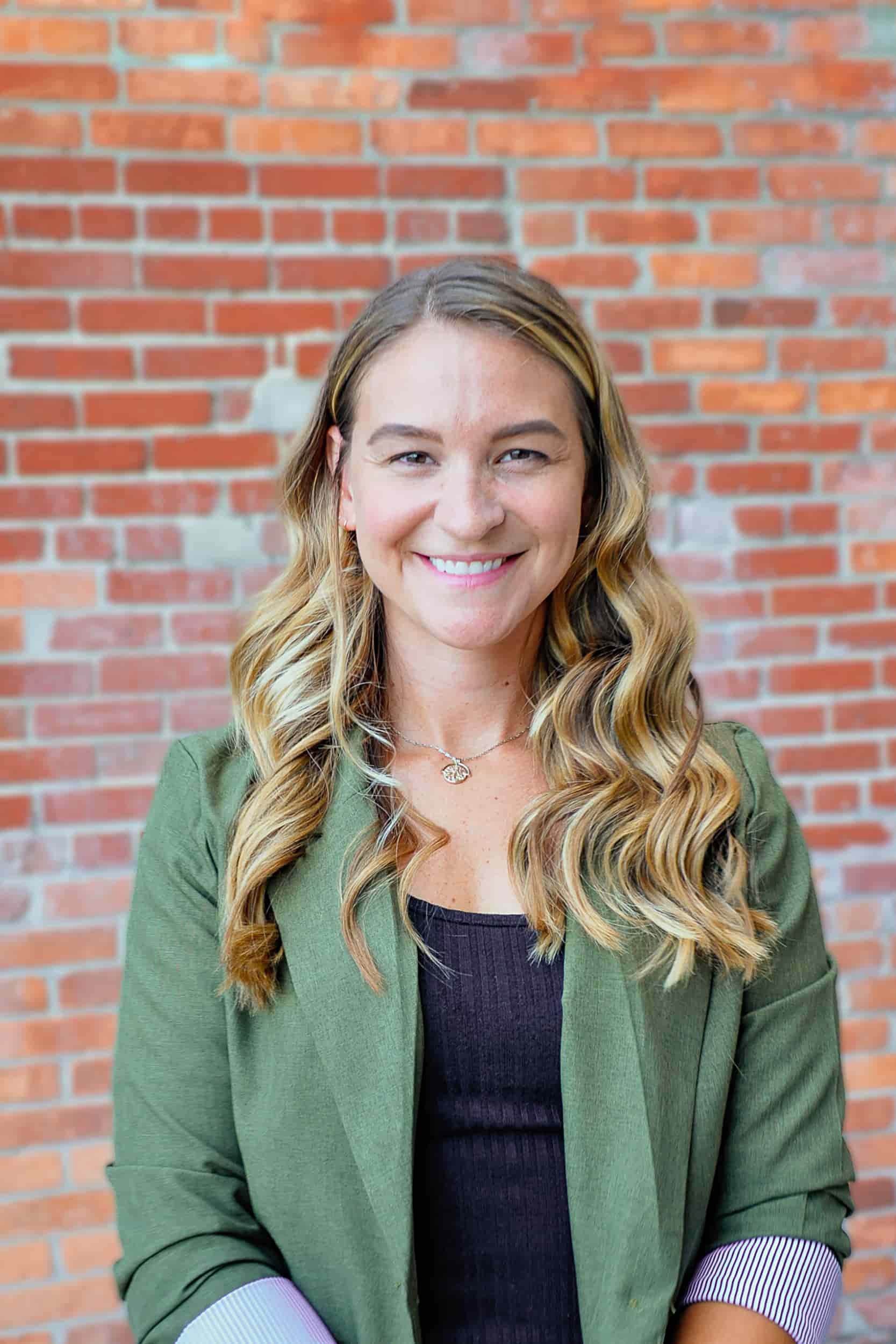 TORI
Waleszczak, RA
Associate