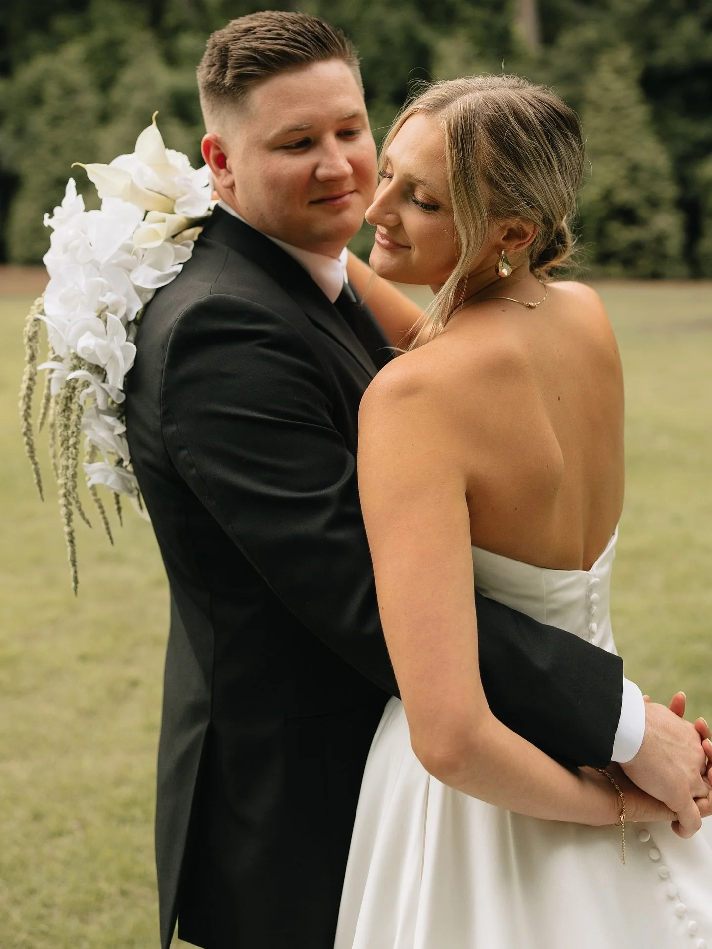 3 of my controversial wedding opinions: 

1. You shouldn&rsquo;t self, spray, or fake tan before. I KNOW I might be alone on this one butttt fake tans have a tone to them which hides your natural skin tone. Spend some time in the sun before your wedd