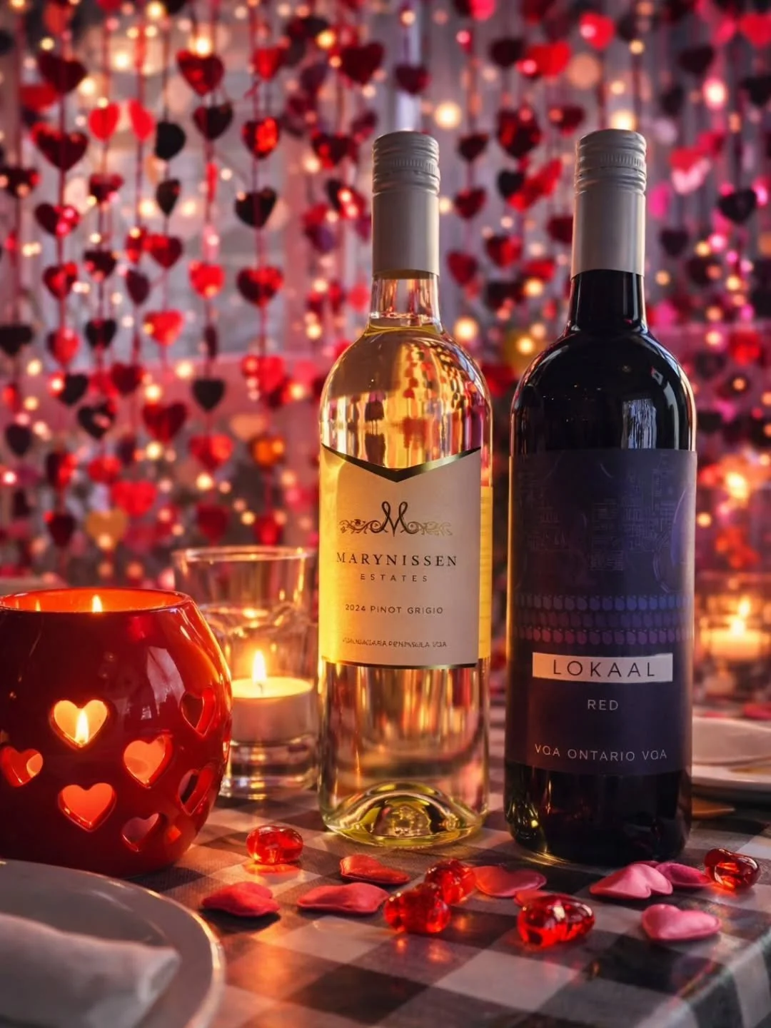 🍷💕WINE WEEKEND💕🍷 
This Valentine's weekend enjoy a bottle of our house Pinot Grigio or Lokaal red blend for only $24.99!!! 
Perfect for sharing 💋

@marynissenestates