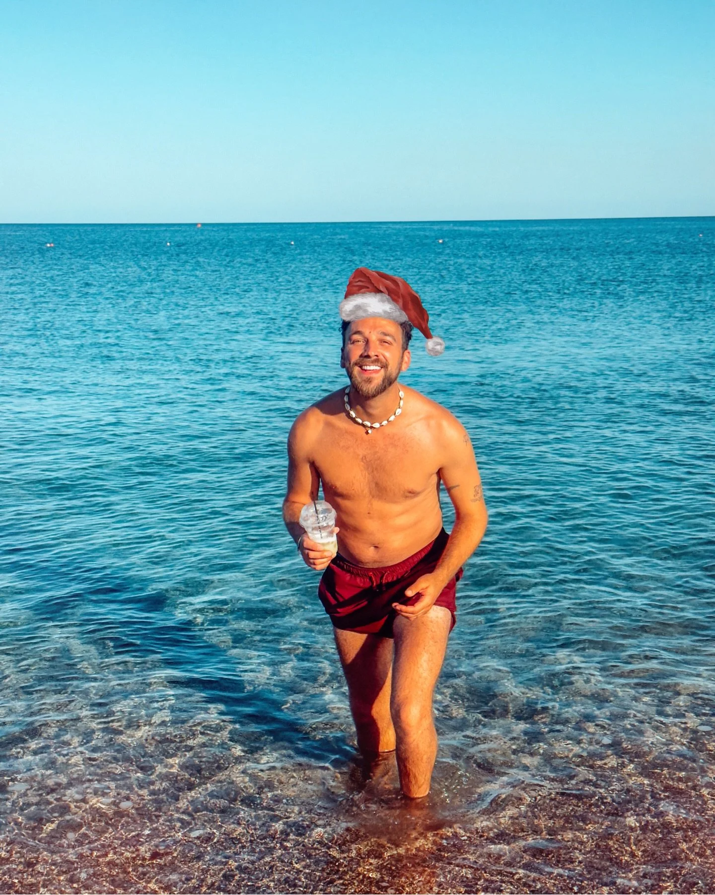 At what point are we expected to stop posting beach snaps &amp; start talking about Halloween // Christmas? 🍂❄️ 

Get in touch now regarding your winter events &amp; Christmas parties 🎄 🎉 

#christmas #halloween #events #evententertainment #roamin