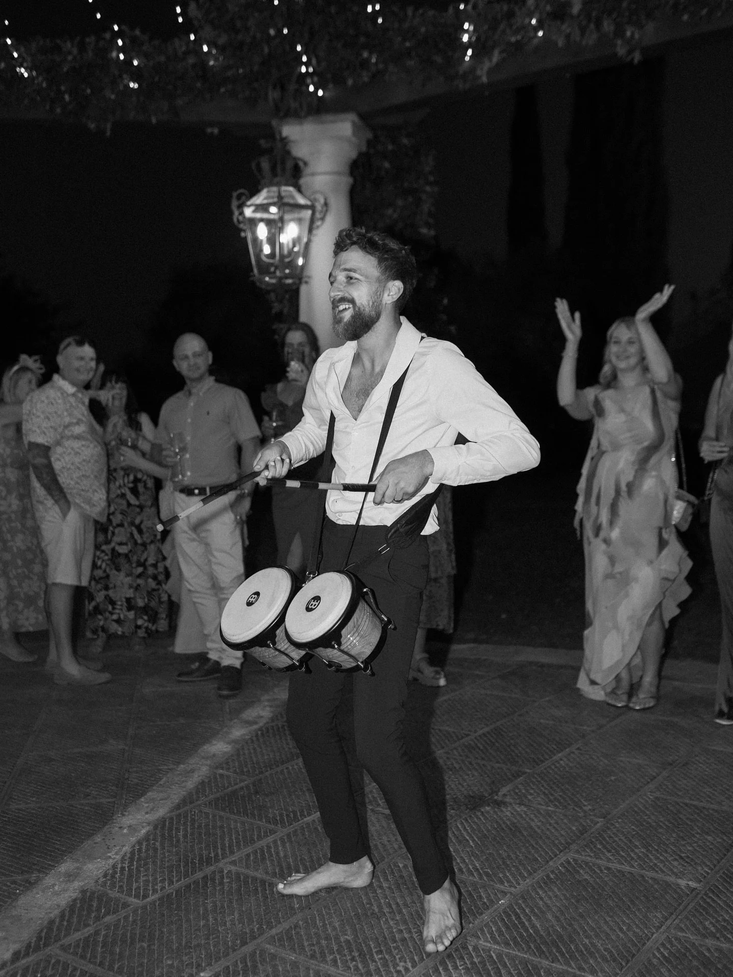 Ten forty seven in Tuscany.

There&rsquo;s a moment in every wedding where everything shifts.

The music gets louder.
The room gets closer.
And suddenly&hellip; nobody wants to sit down.

The moment the room changes.

📍 Italy, @anticafattoriapaterno