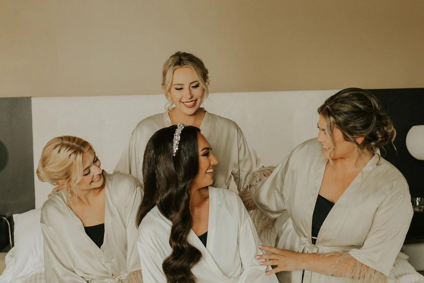 Wedding party appreciation post. Tag the friends that'll be making up your crew to show 'em some holiday love.
-
📸 @littlestflowerphotography