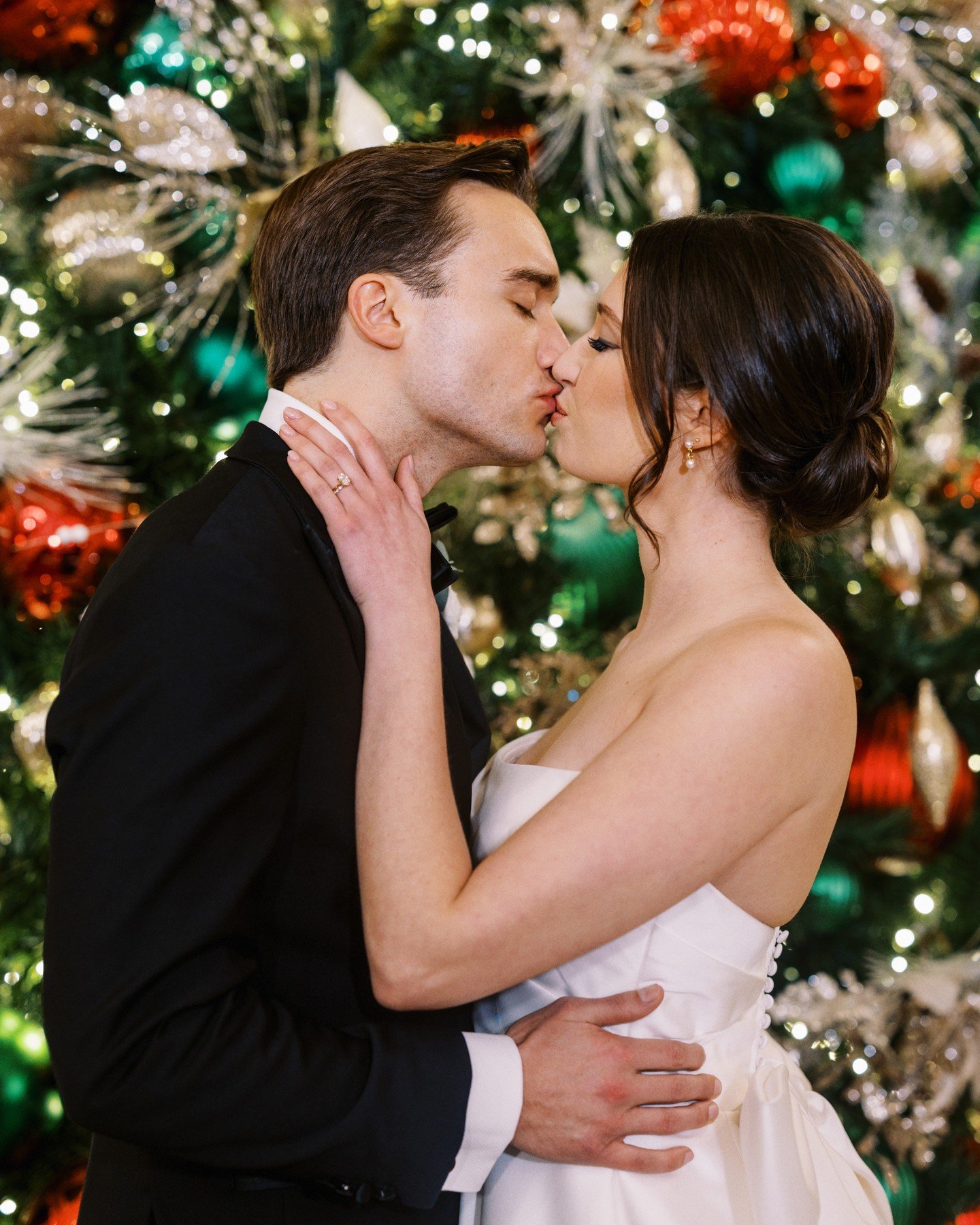 Wishing you the merriest of Christmases from our entire team! 🎄 We hope your day is filled with joy, laughter, and unforgettable moments. ✨ (📸: @laurenreneephoto)

#MerryChristmas #HappyHolidays #MintDJEvents