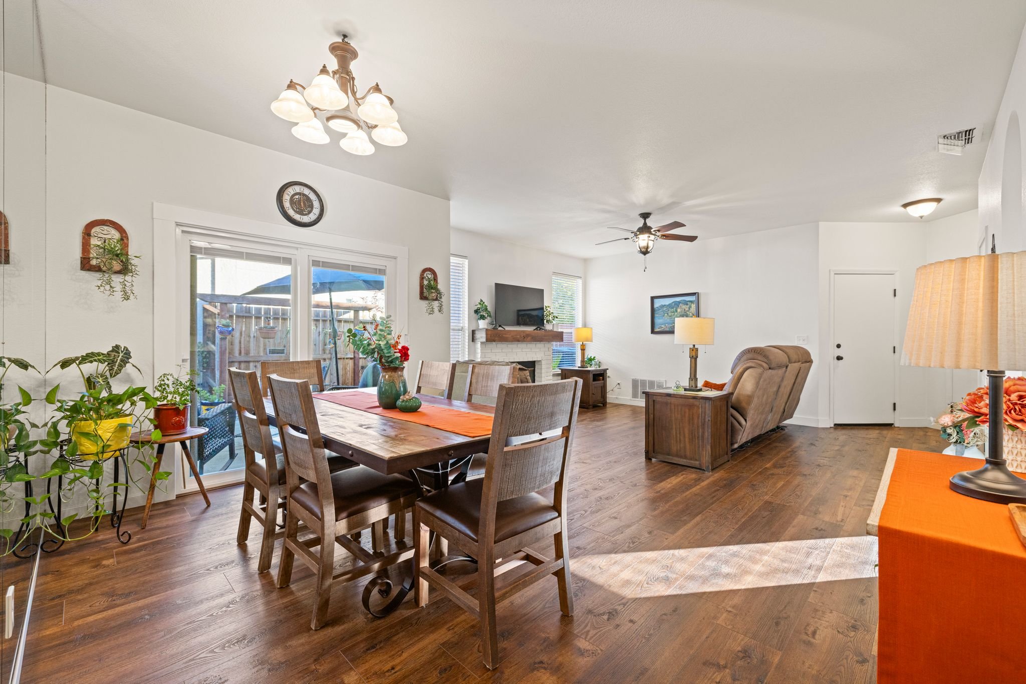 8_137 Camberwell Way, Folsom, CA-008.jpg