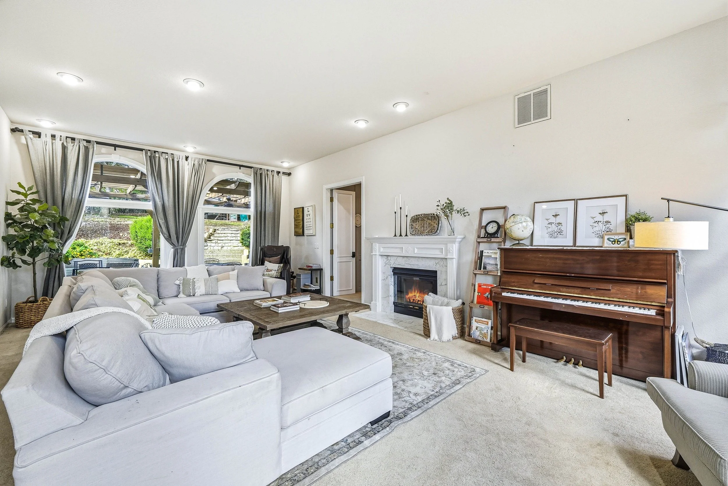 6750 Woodchase Dr.-12.jpg