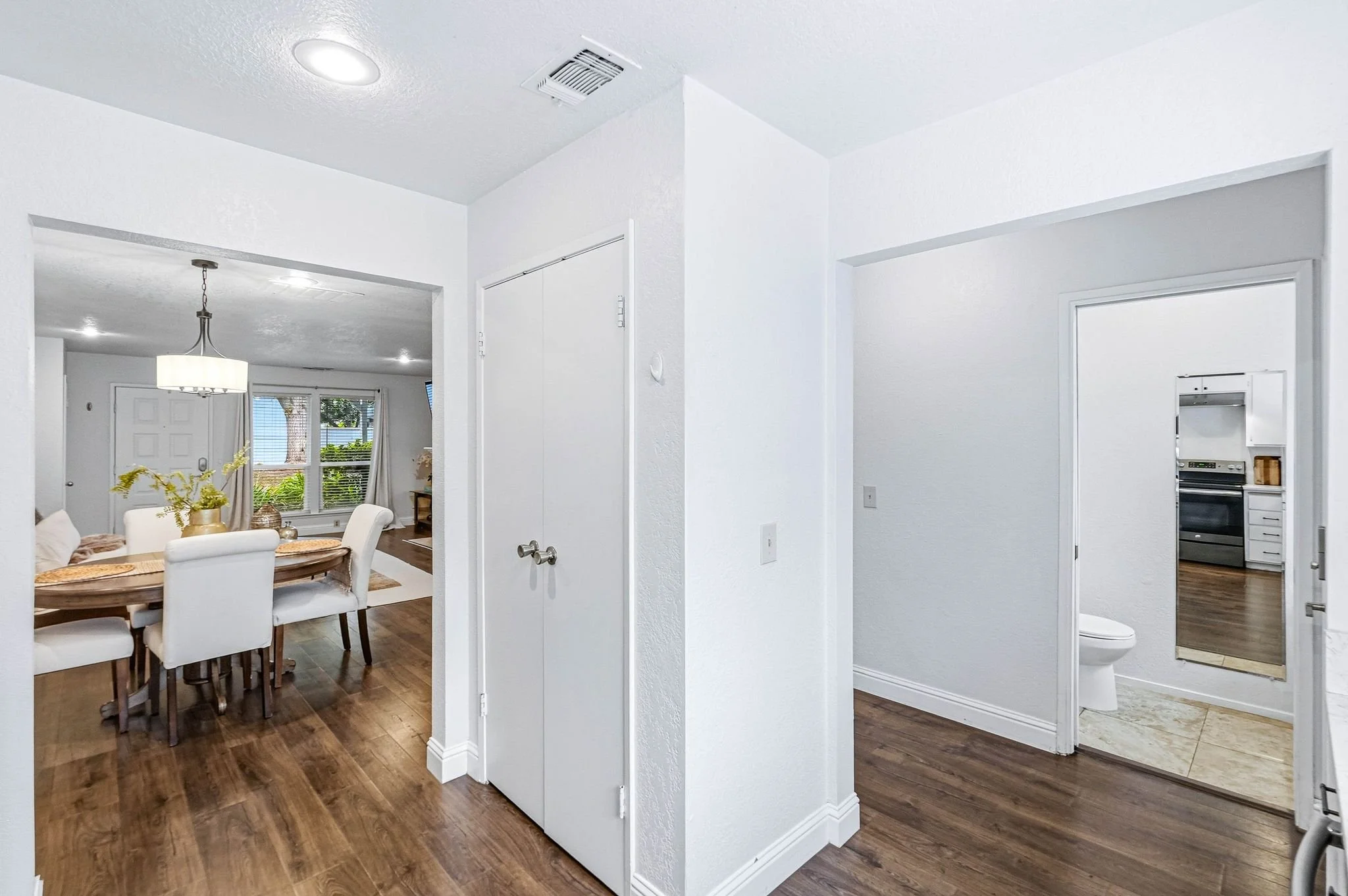5947 Main Ave-13.jpg