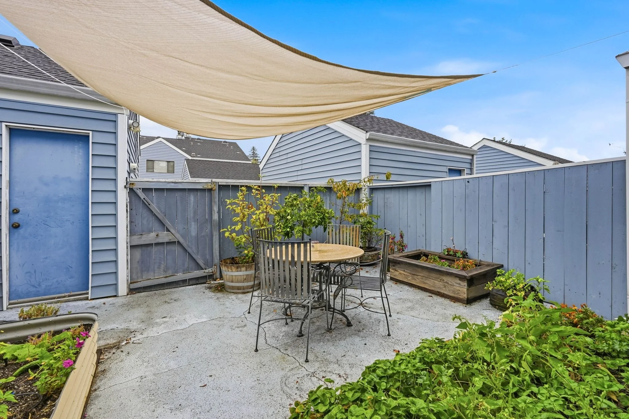 5947 Main Ave-38.jpg
