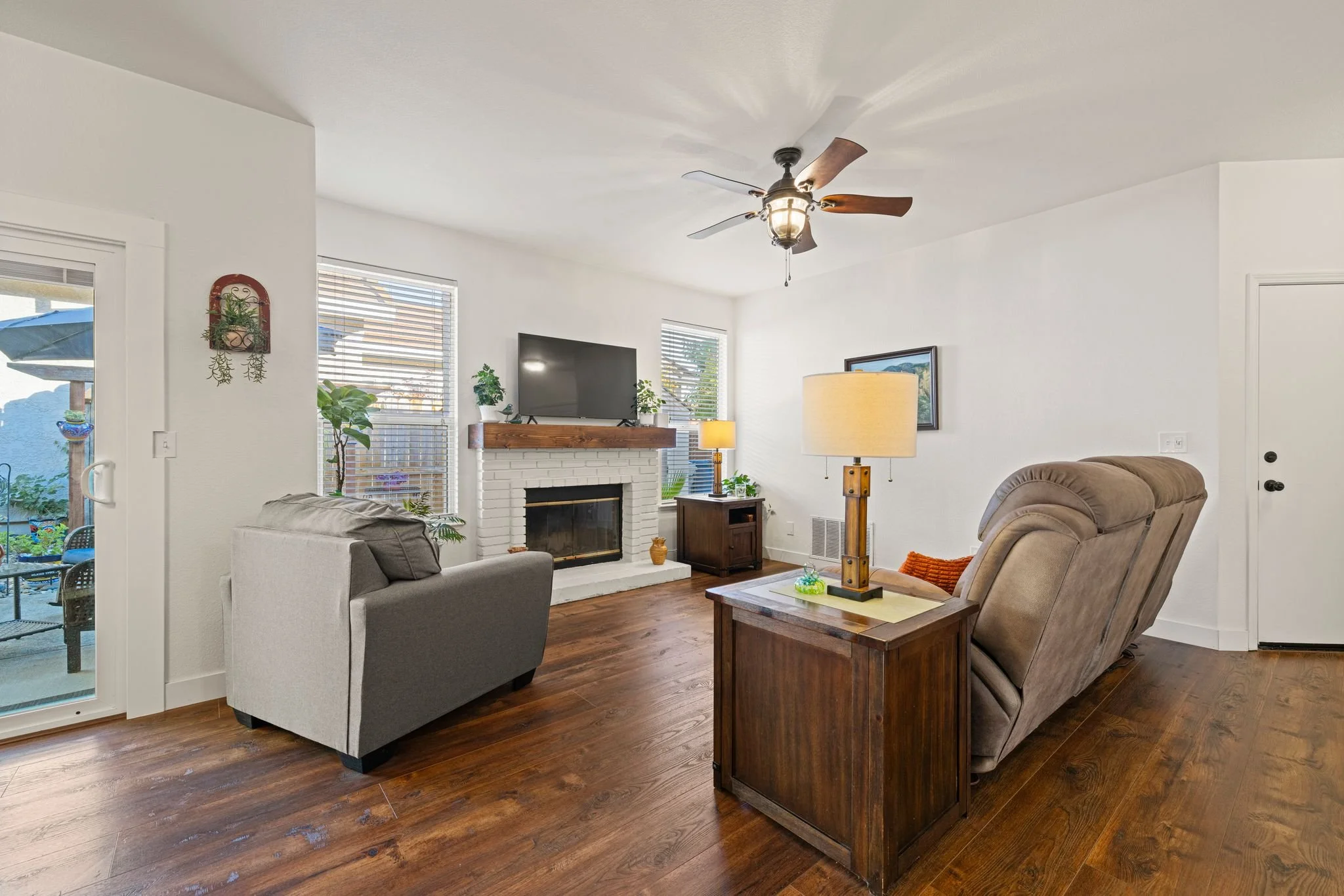 12_137 Camberwell Way, Folsom, CA-012.jpg