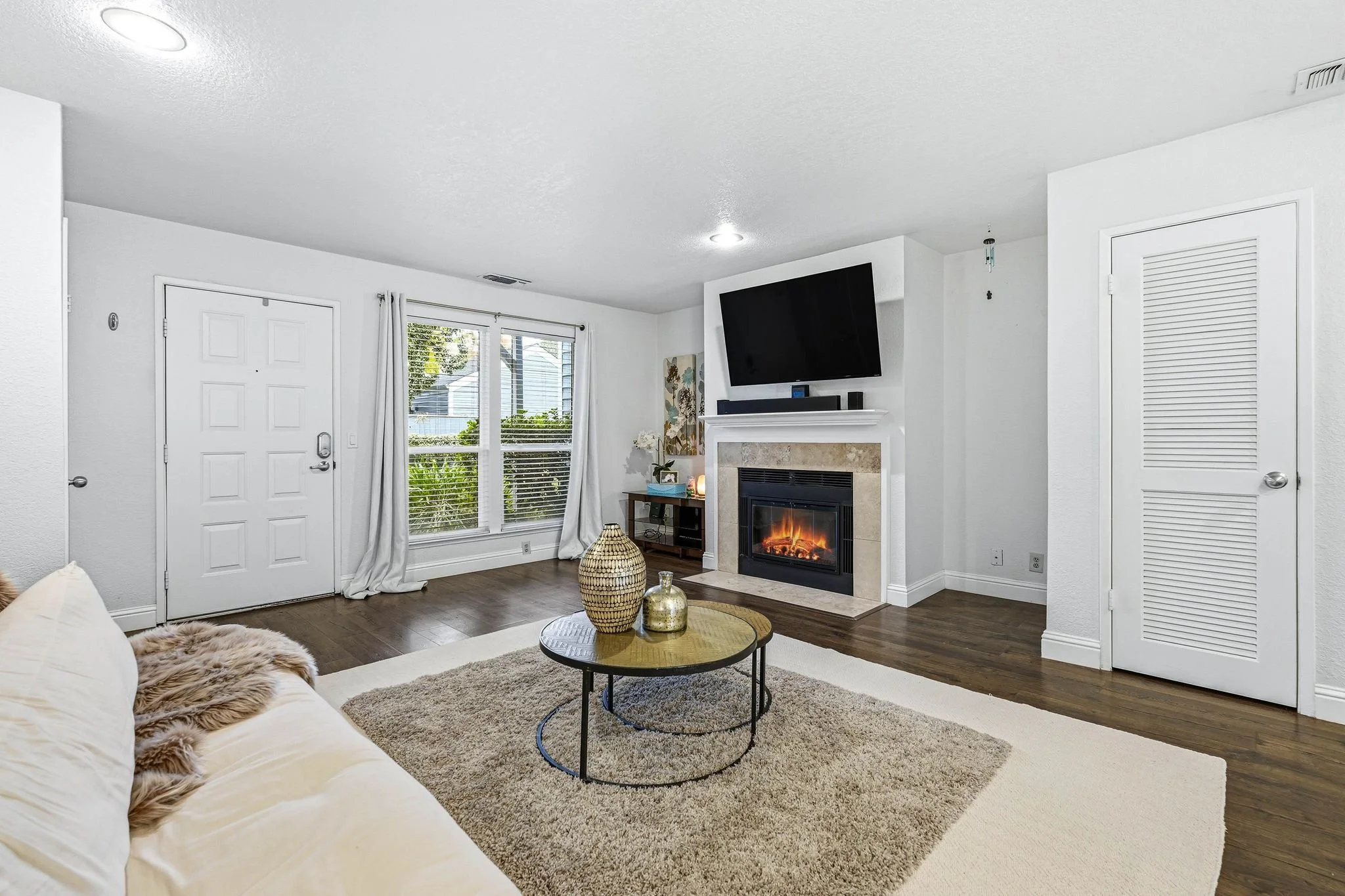 5947 Main Ave-6.jpg