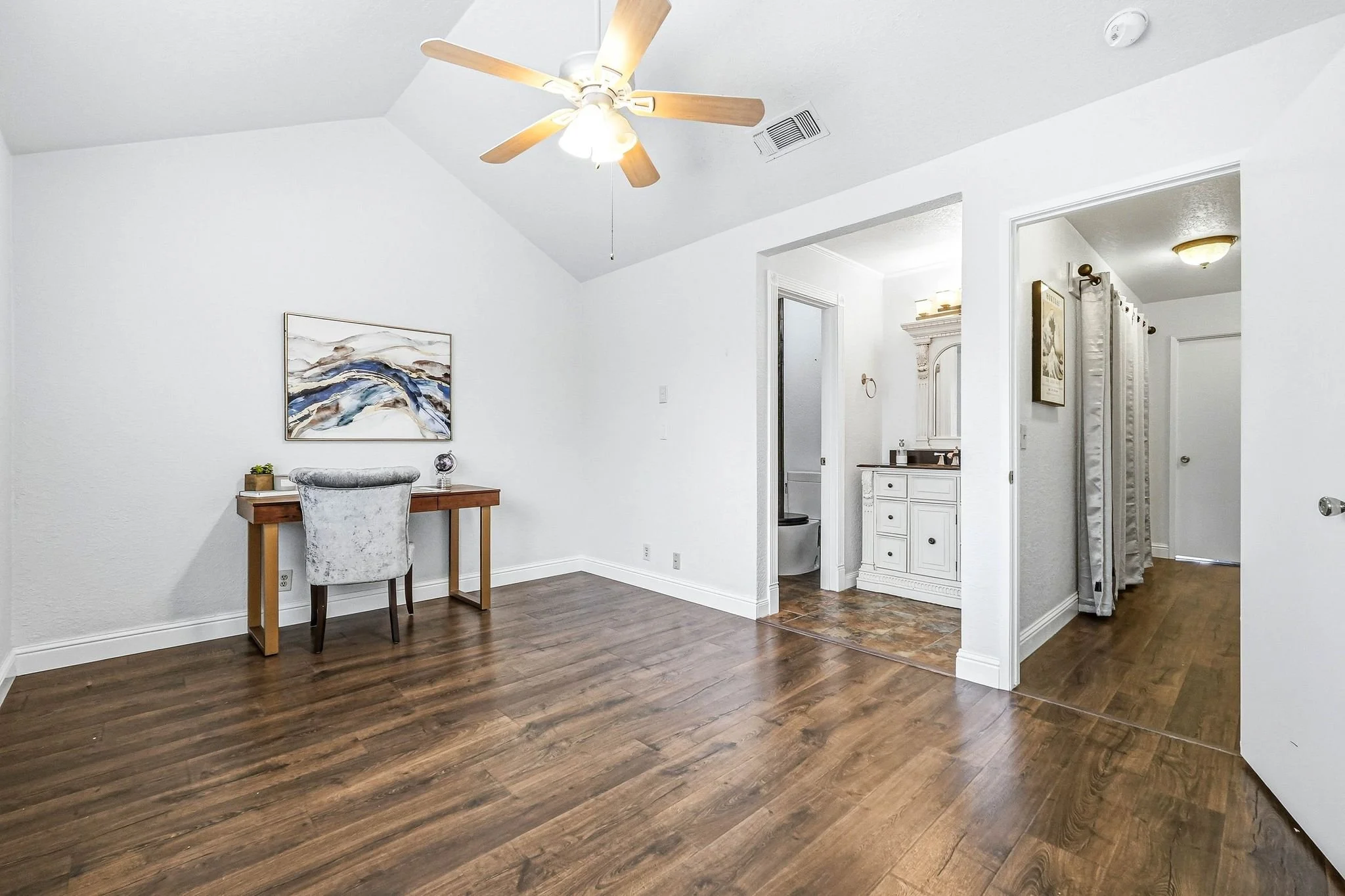 5947 Main Ave-31.jpg