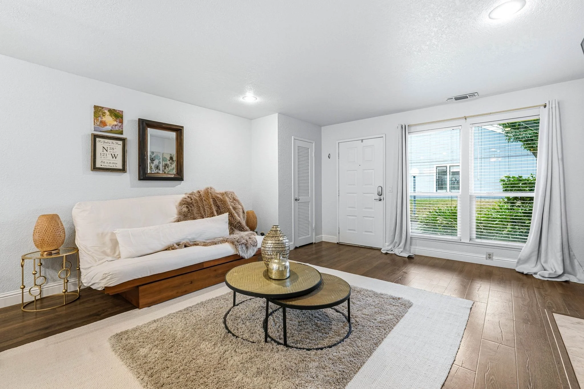 5947 Main Ave-7.jpg
