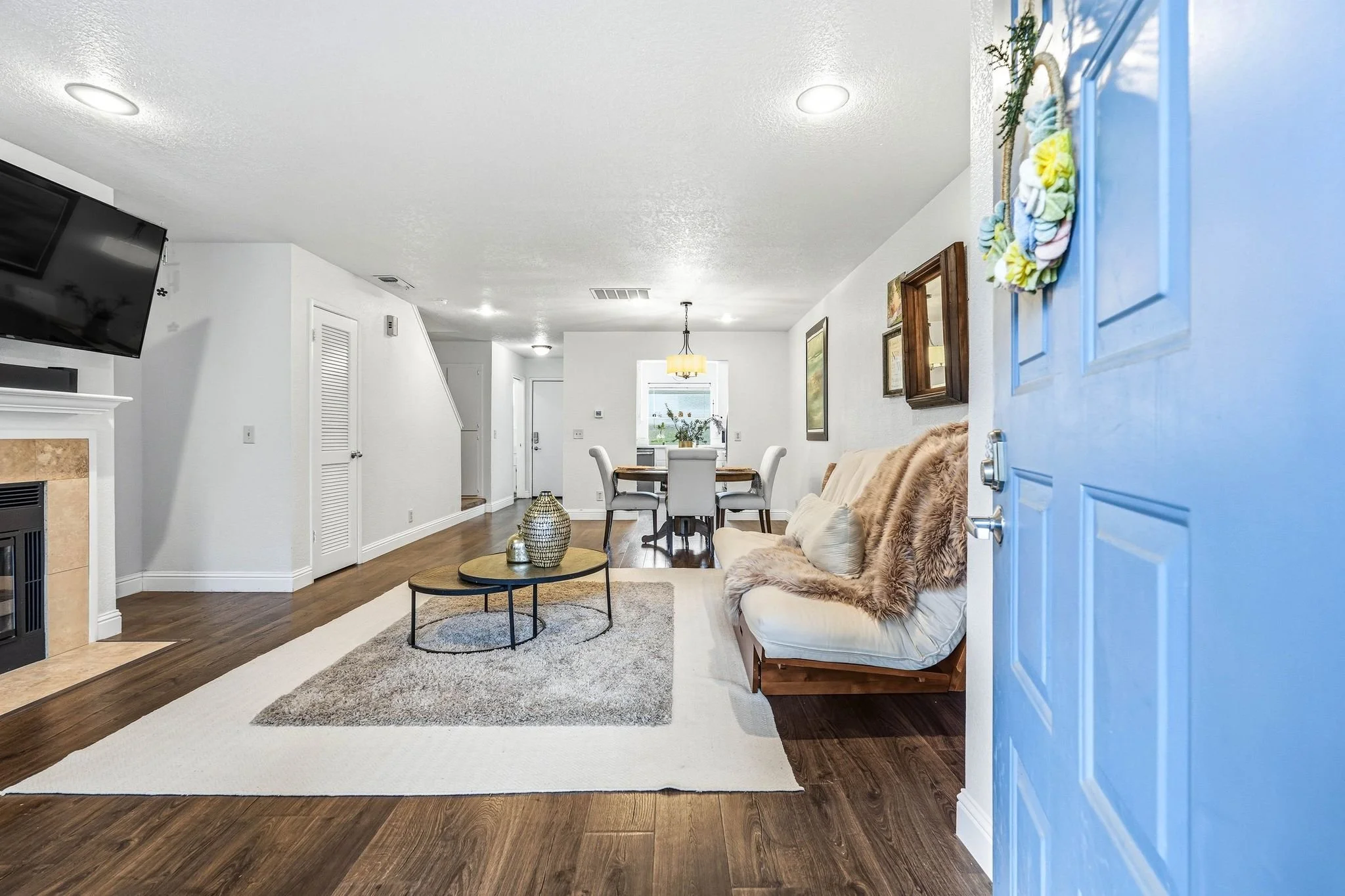 5947 Main Ave-5.jpg