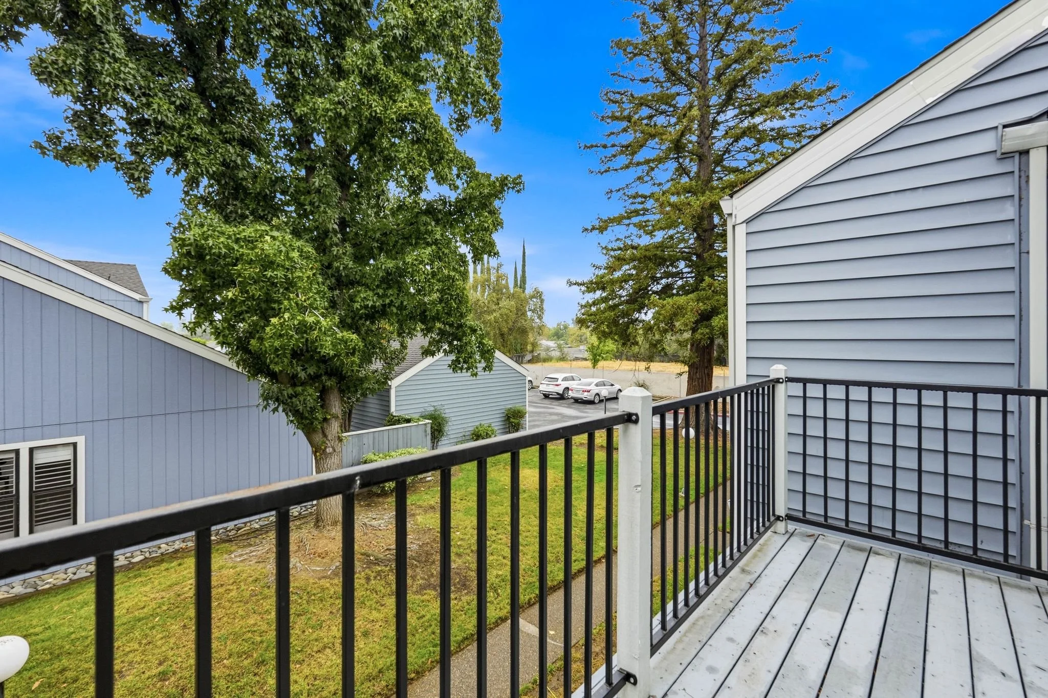 5947 Main Ave-27.jpg