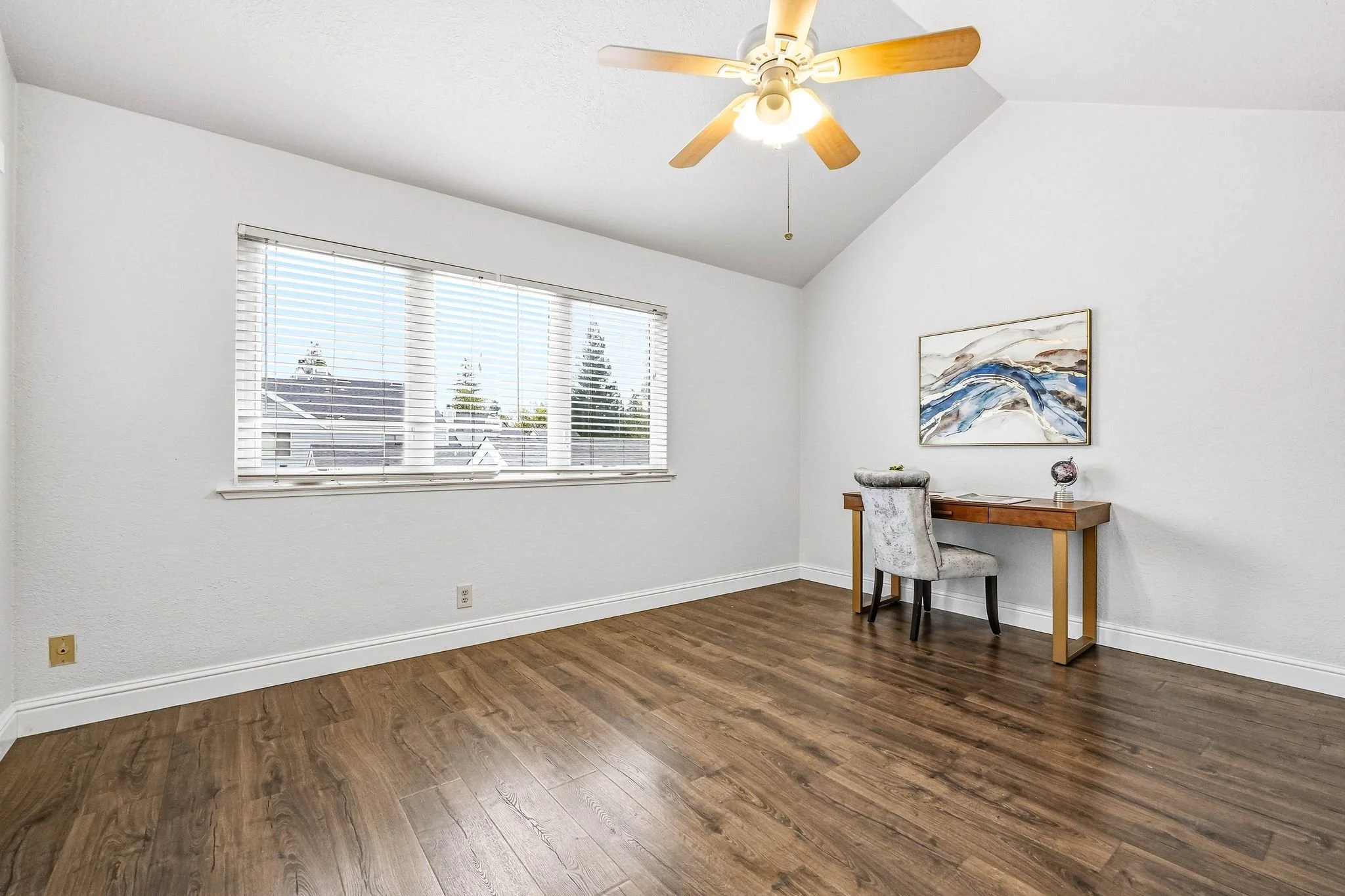 5947 Main Ave-30.jpg