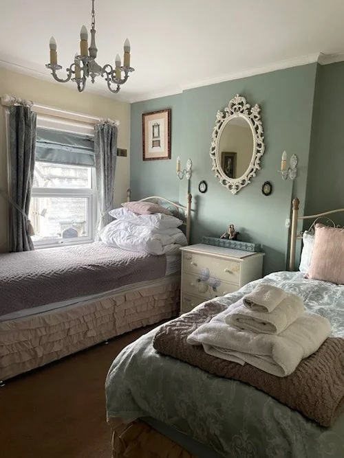 Glastonbury Rose Twin Beds room.jpg