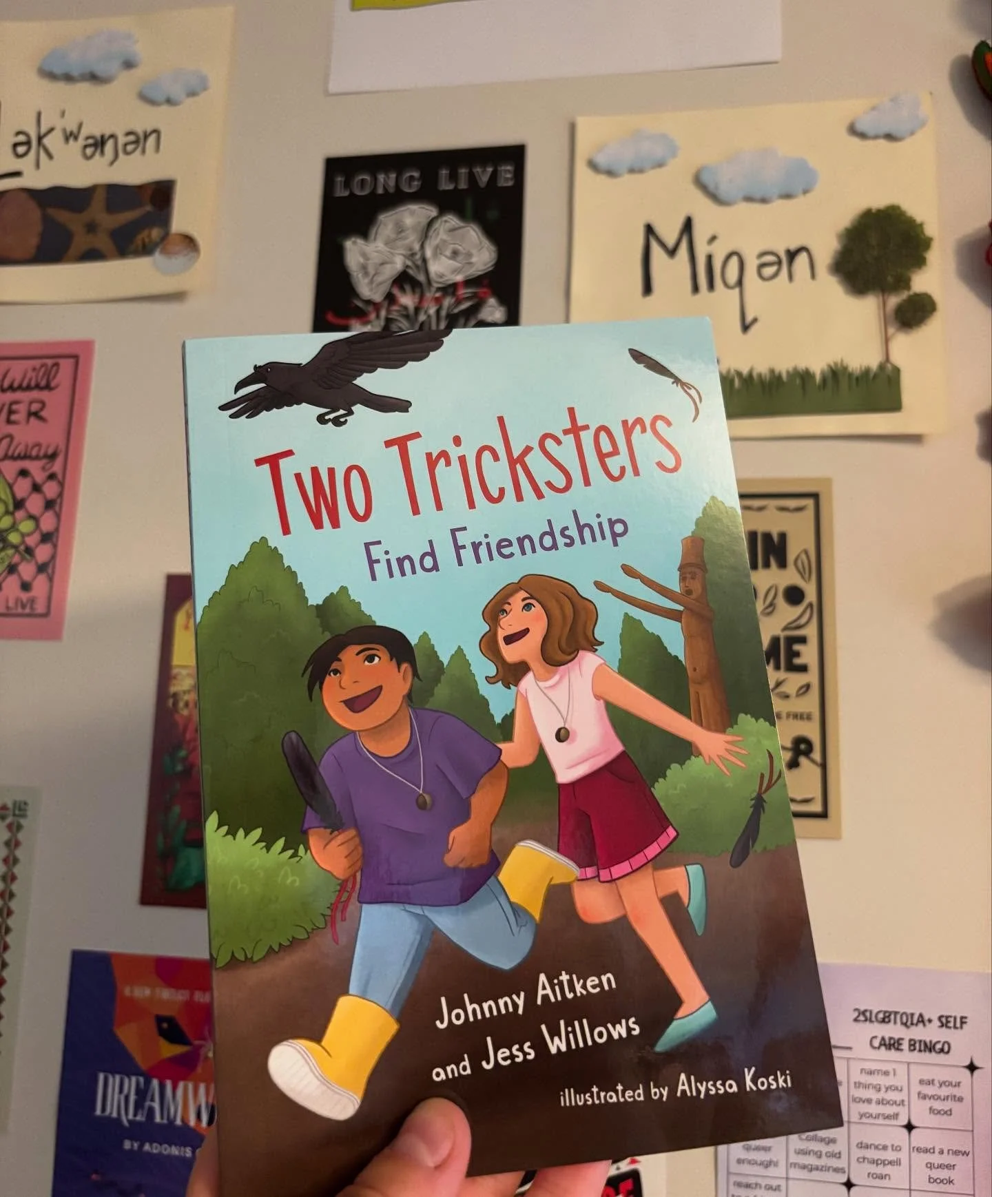 Two Tricksters Find Friendship by Johnny Aitken and Jess Willows! 🪶 🌈 Illustrated by Alyssa Koski!

A surprise dip into @schoolhousevictoria was actually fate, to see (and buy) @maynespirit&rsquo;s new book for the first time!!

2Spirit Elder Johnn