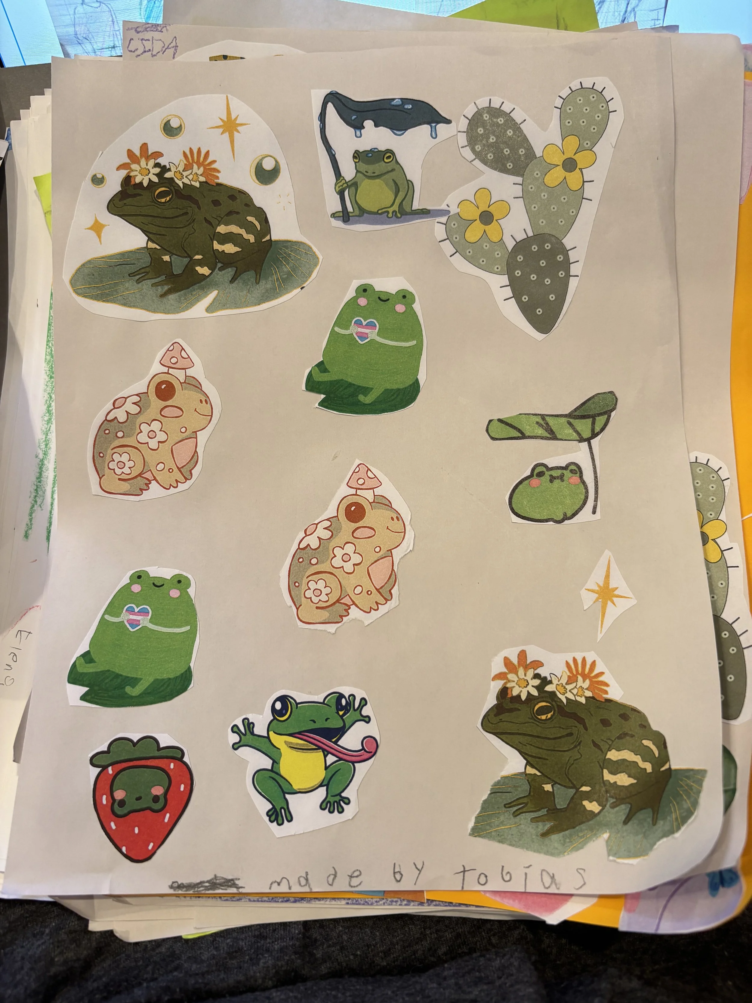 Frog Collage by Tobias

Look at all those frogs!