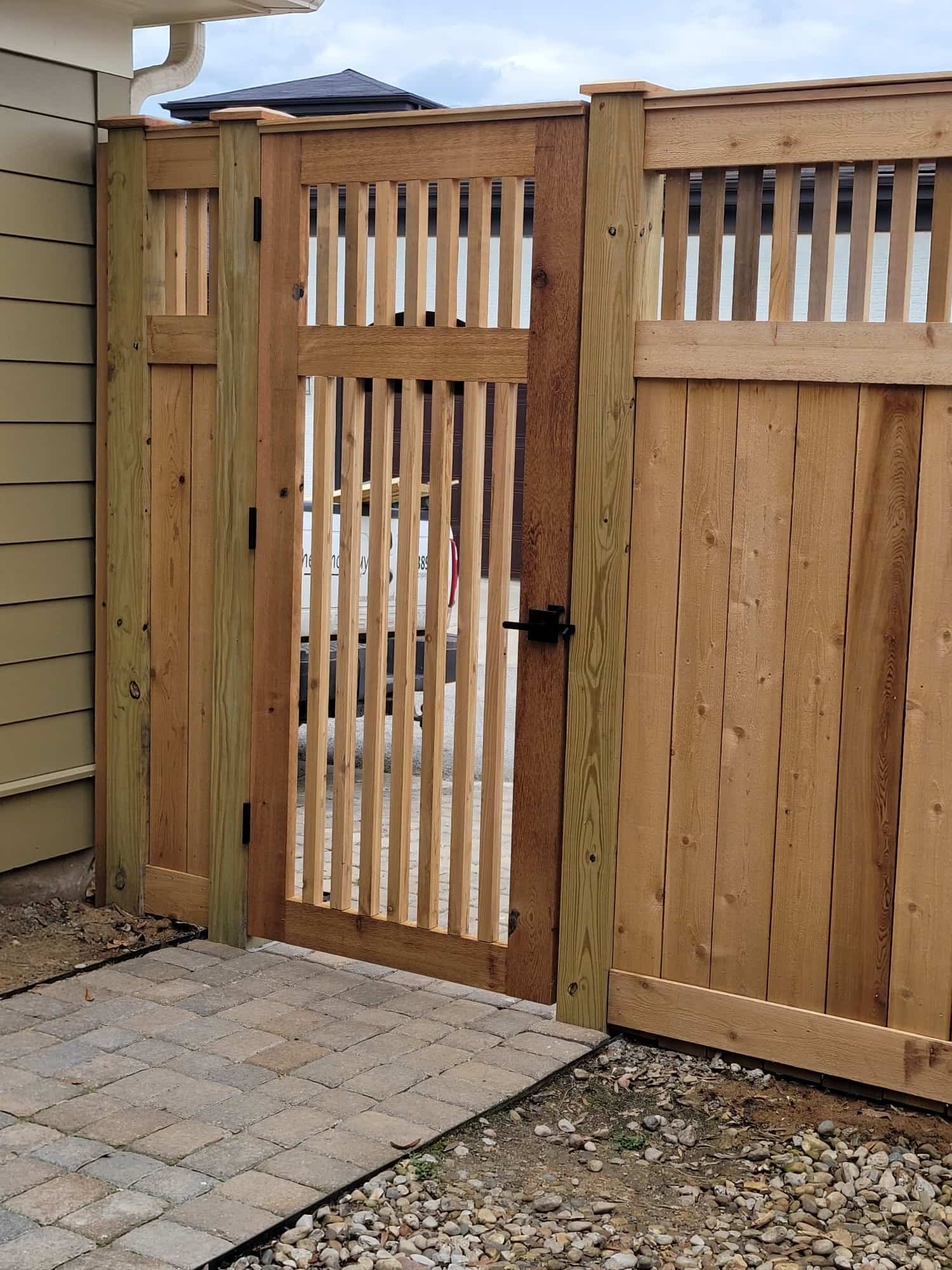vertical slat gate