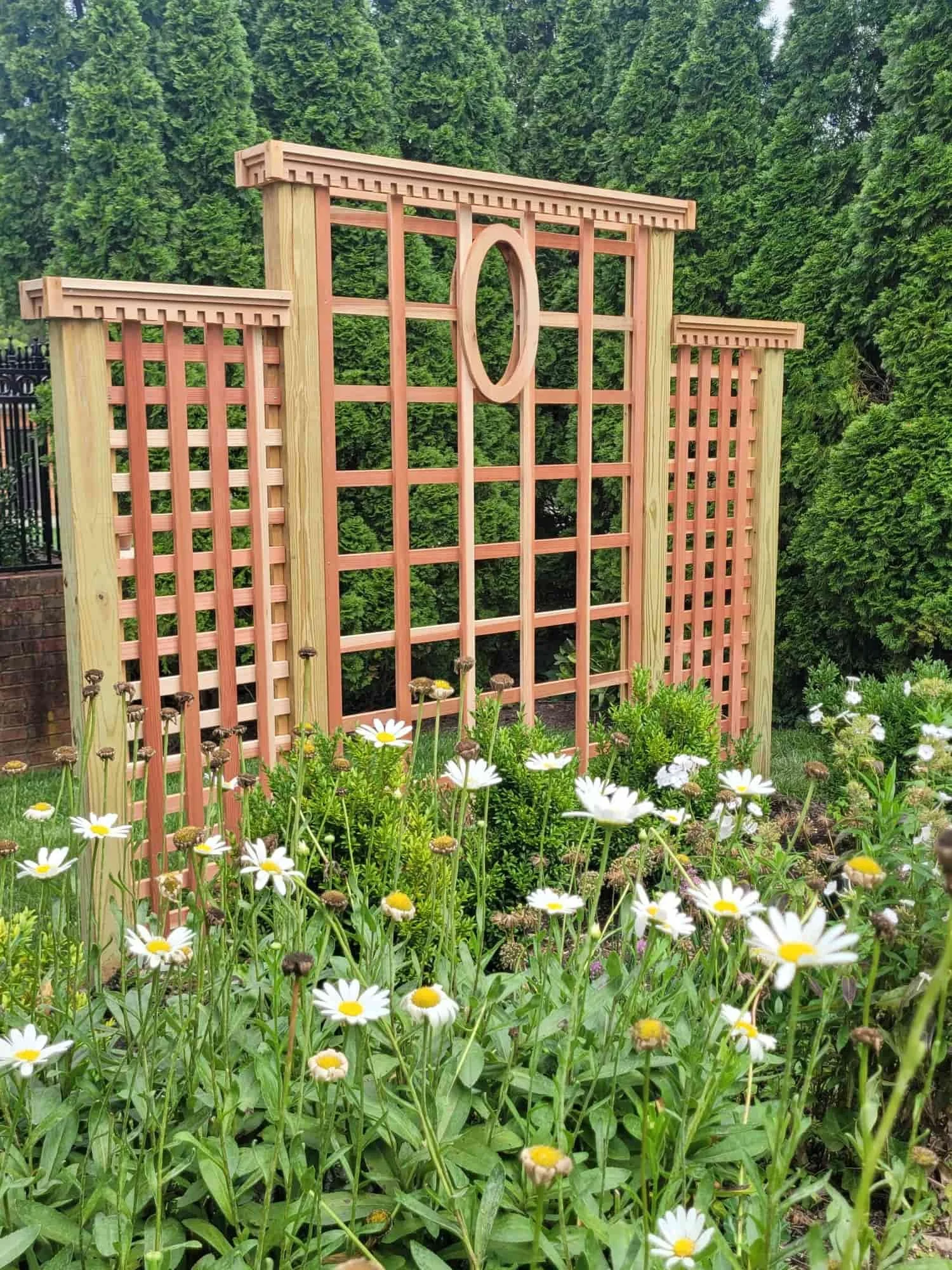 three panel trellis