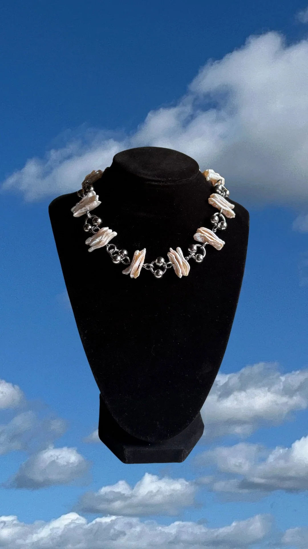 THE TREASURE CHOKER ➶