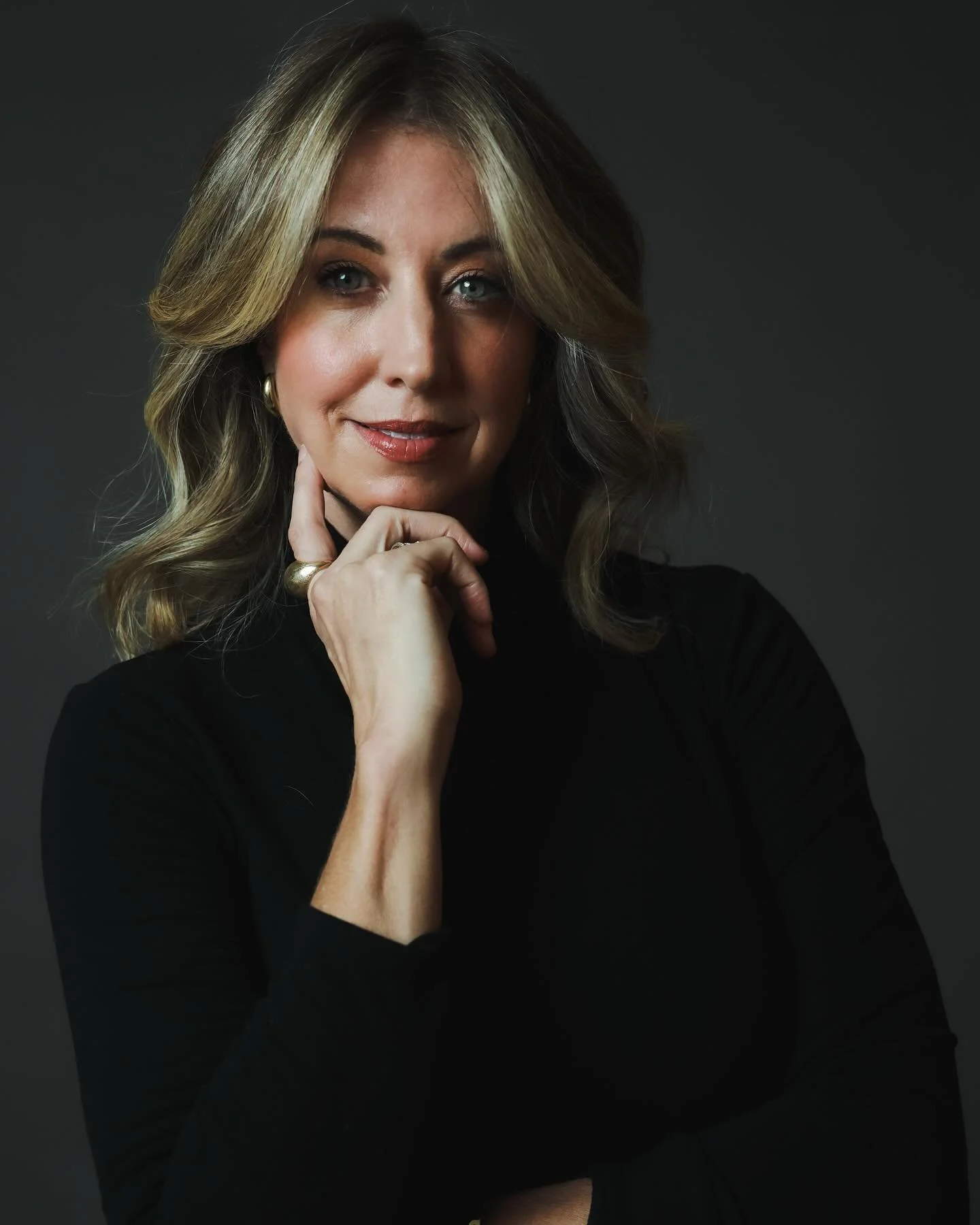 I had the honor of photographing Alana Tillim’s new portraits for her TEDX panel this past in January. Entrepreneur, wife, mother, founder and owner of @sbdancearts and @movewithpurposesb in Santa Barbara, California, and a dear friend. Very gr