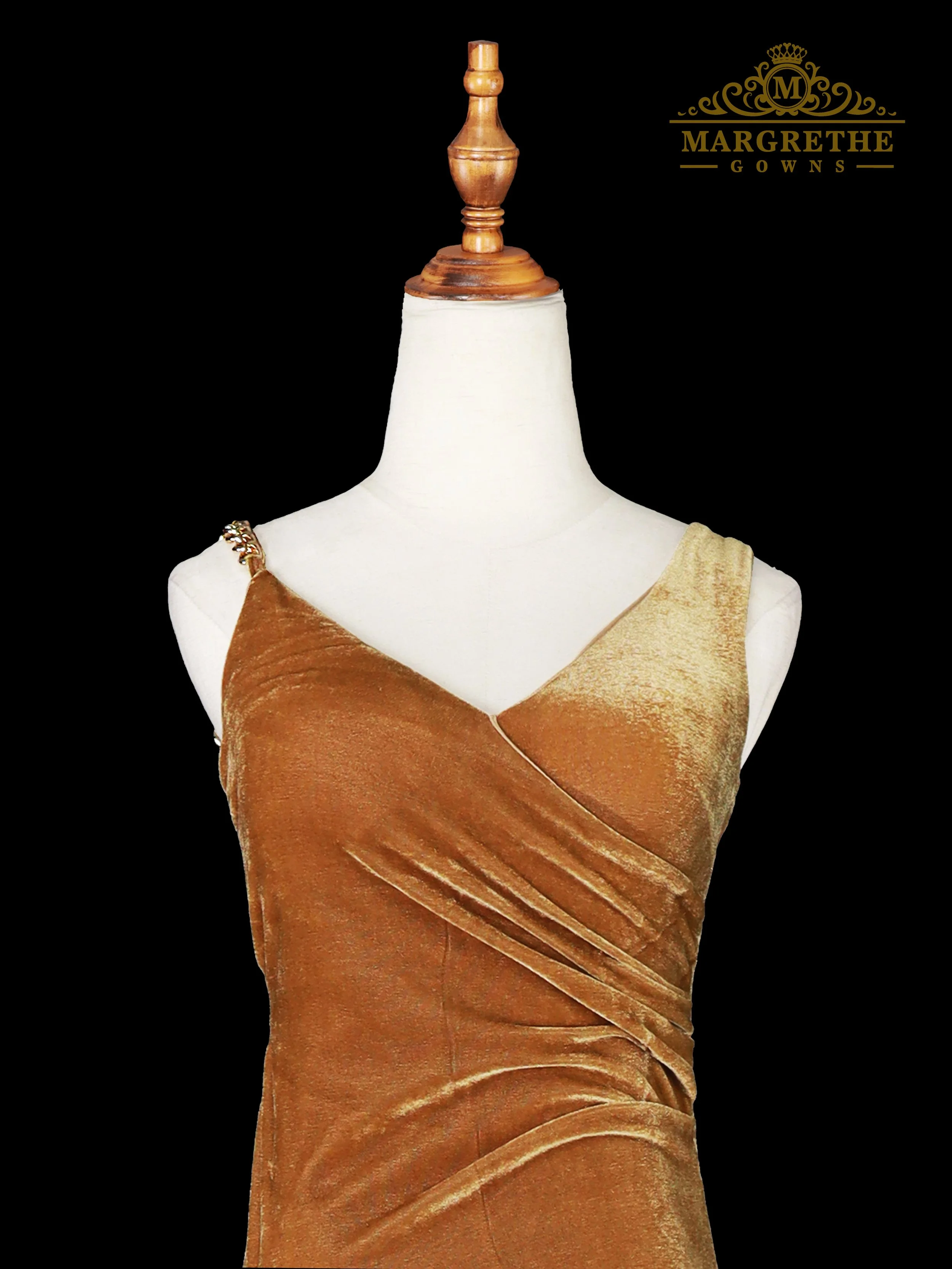 8B2 LONGGOWN (34).jpg