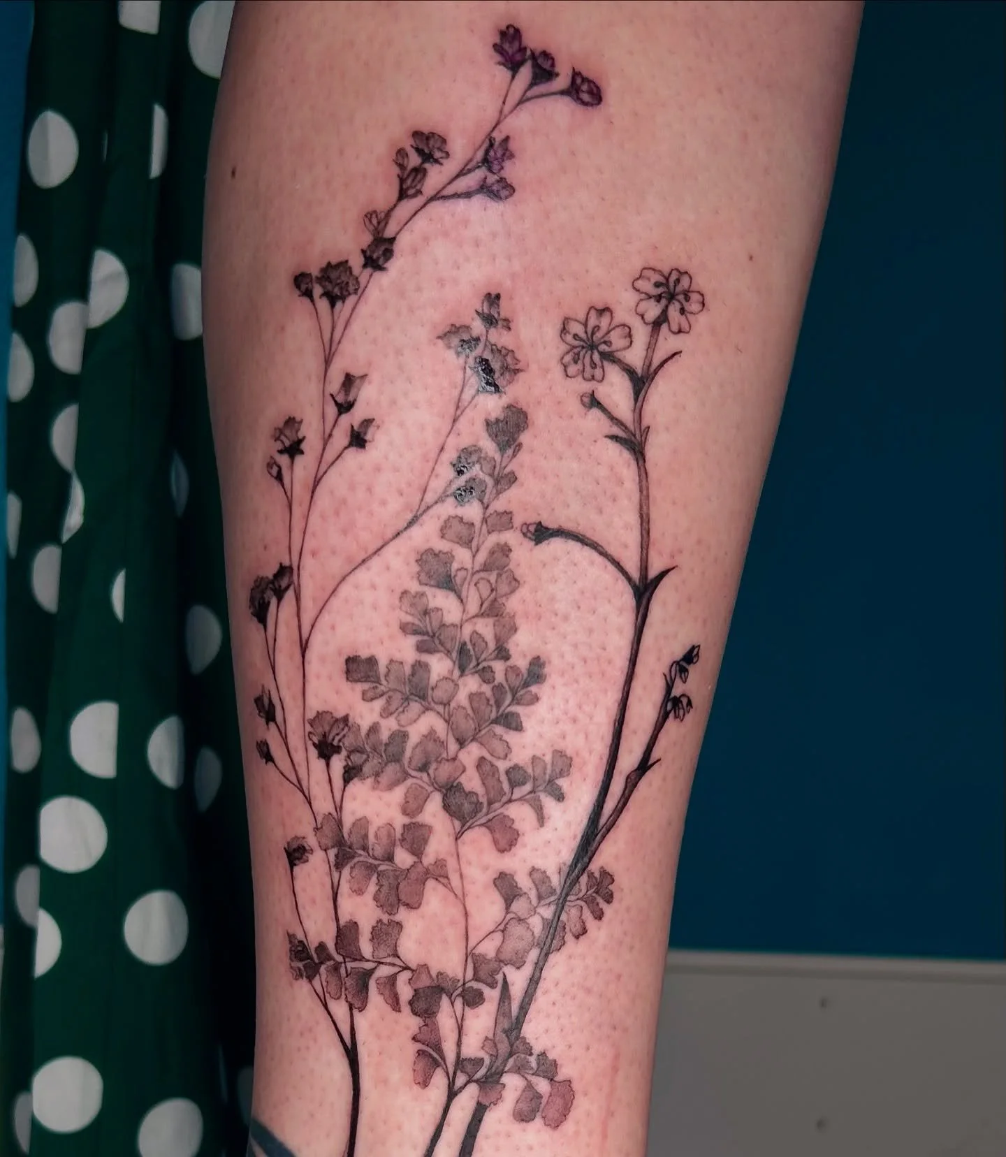 LOVED designing and tattooing this wild flower and foliage leg tattoo ✨ 
Thank you so much for the trust @raeofsunshine.pdx  and forever giving me vibey music recs 🧡
Dying to do more floral/foliage pieces!