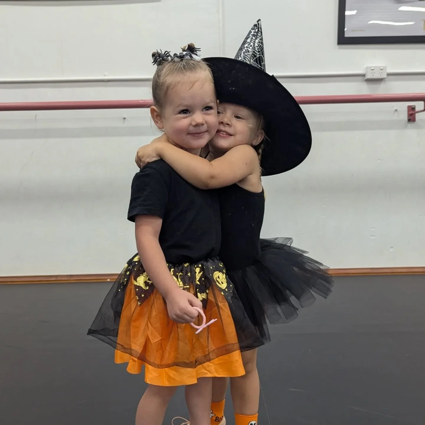 HALLOWEEN DRESS UP WEEK 🎃👻

What an incredible week of fun, creativity, and spooky style! We absolutely loved seeing our dancers arrive in their favourite costumes, from witches and superheroes to sparkly pumpkins and everything in between! 

Hallo