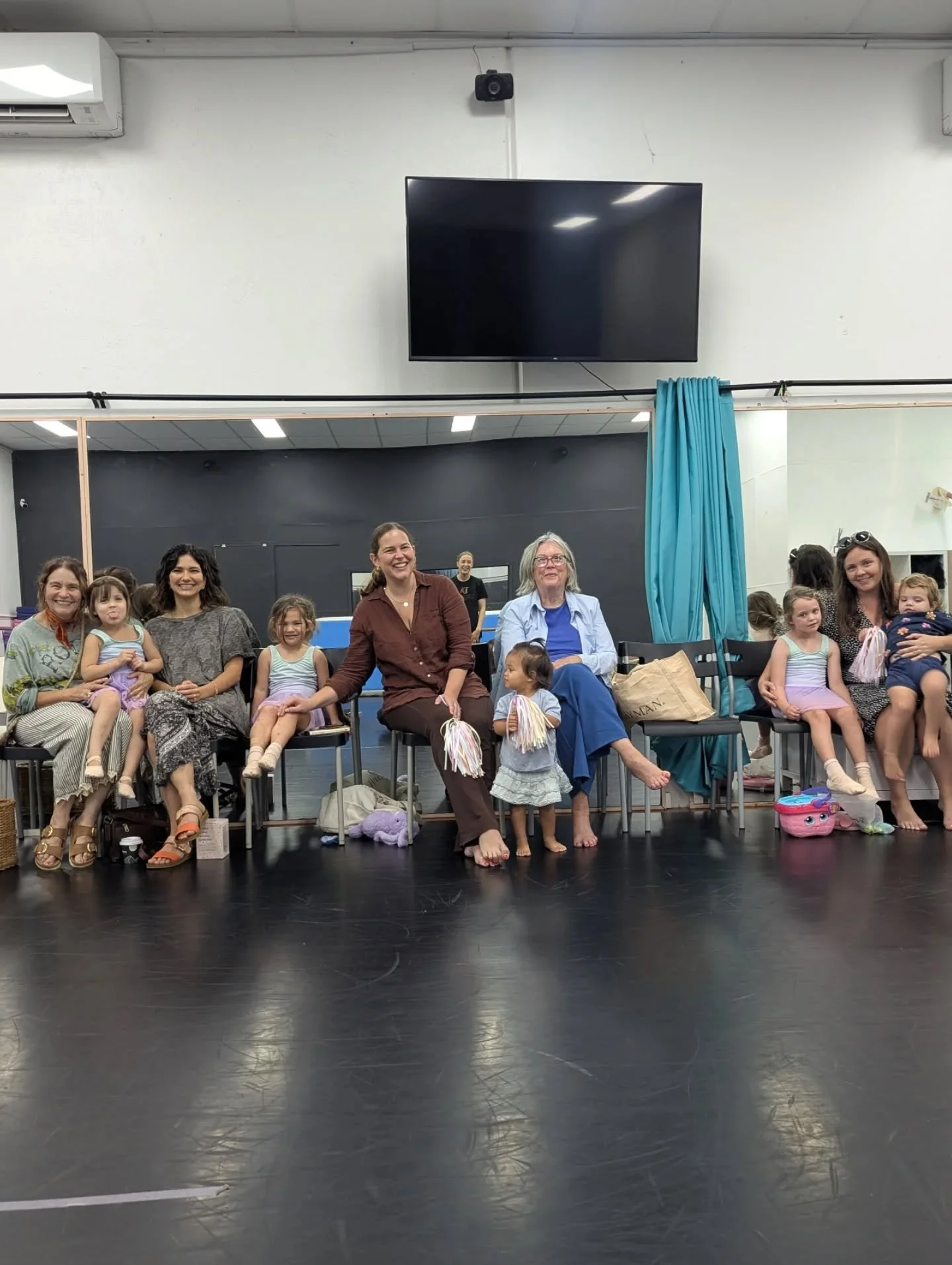 Viewing Week ✨

We loved welcoming our families into the studio for Viewing Week at the end of last term. It&rsquo;s always such a special time to share a glimpse into what our dancers have been learning and working towards. 

From tiny first steps t
