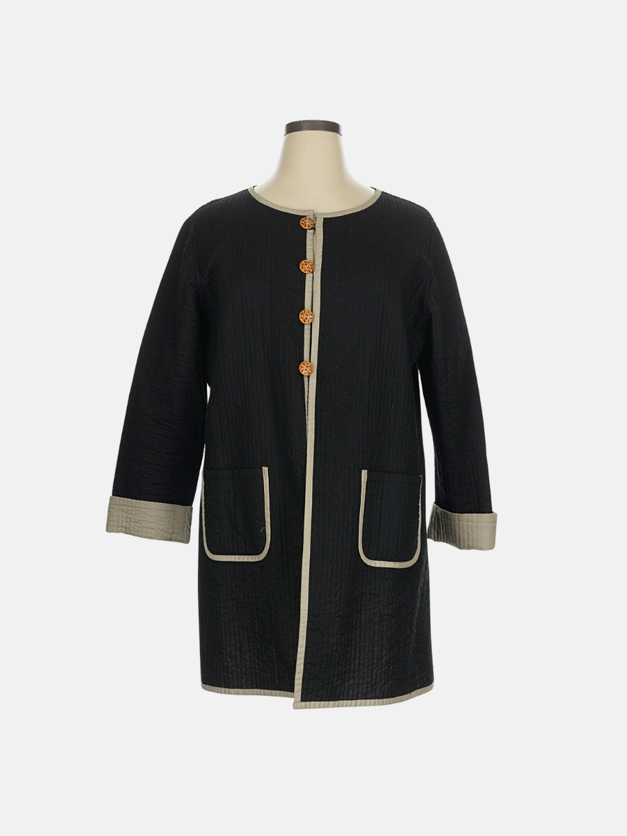 Vintage quilted coat with wooden buttons 0X $25.99