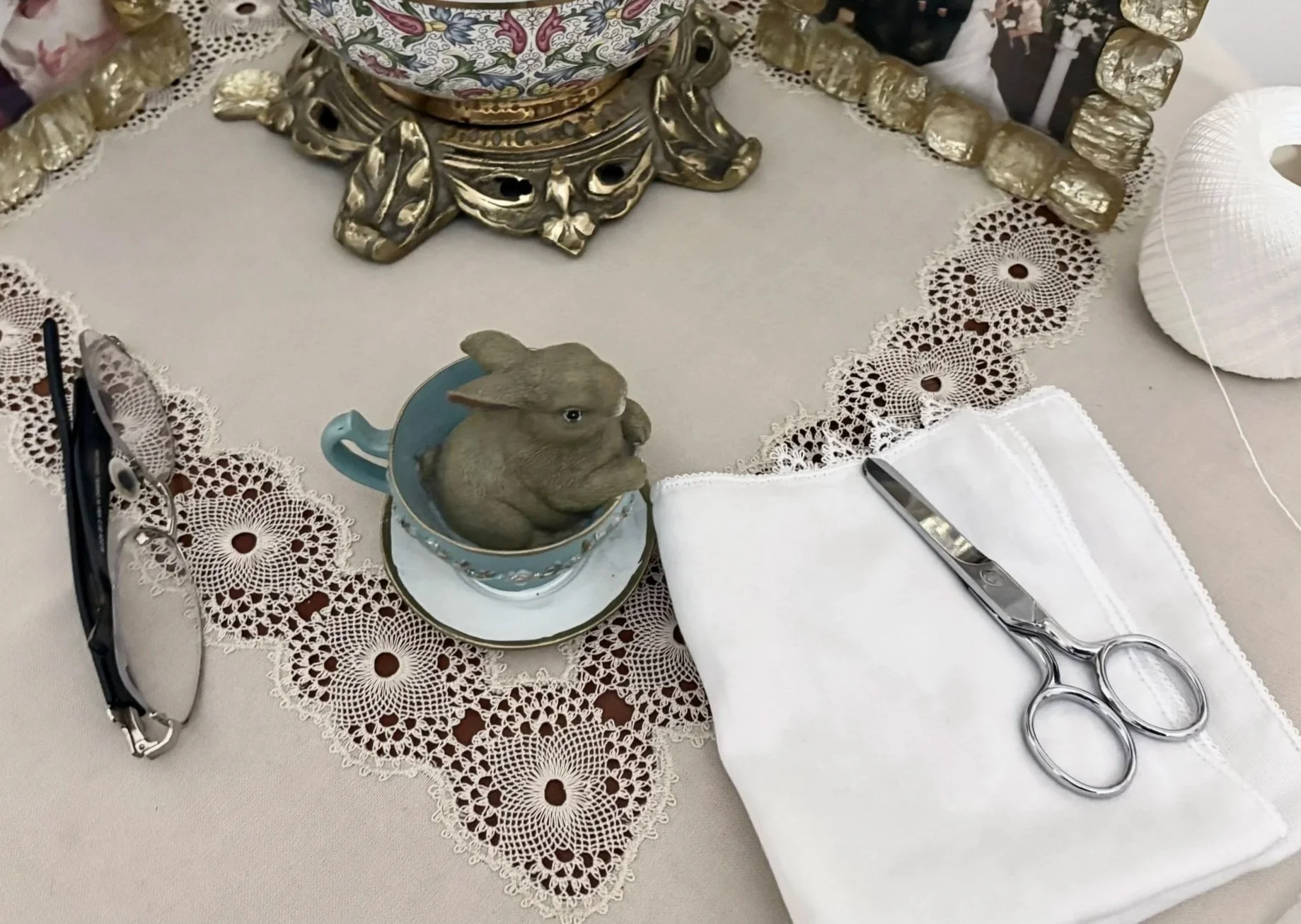 Mari Silahli's home, Şişli, Istanbul, Turkey, 2025. Photo credit: © Deborah Valoma 2025.